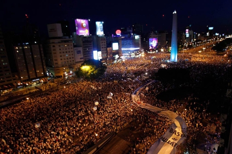 Multitud Rienose Multitudinarias y ruidosas protestas contra el Gobierno de Cristina ...