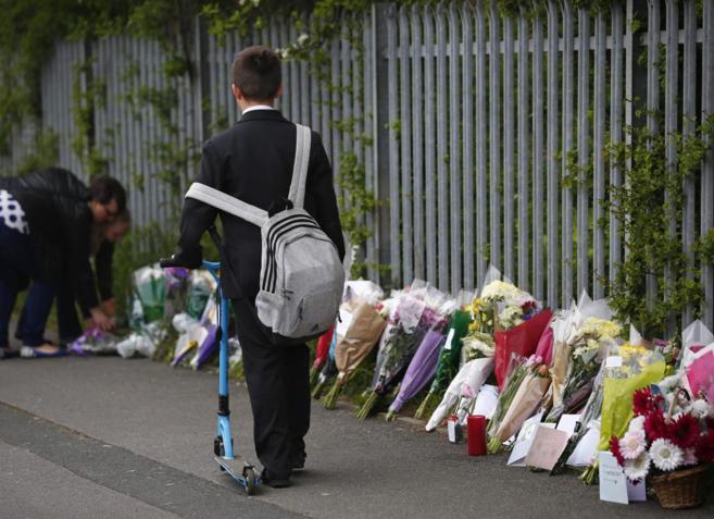 Acusan a un adolescente de asesinar a su profesora de español en Leeds ...