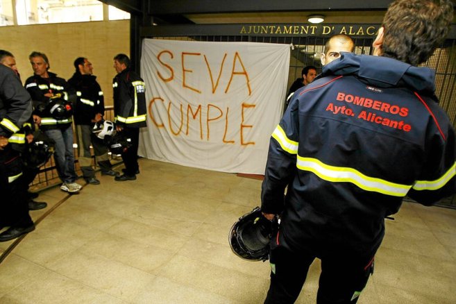 Bomberos de Alicante denuncian que el Ayuntamiento no cumple | Alicante ...