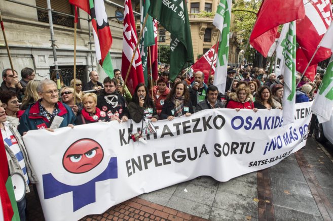 Los 30.000 trabajadores de Osakidetza están llamados hoy a la huelga en ...