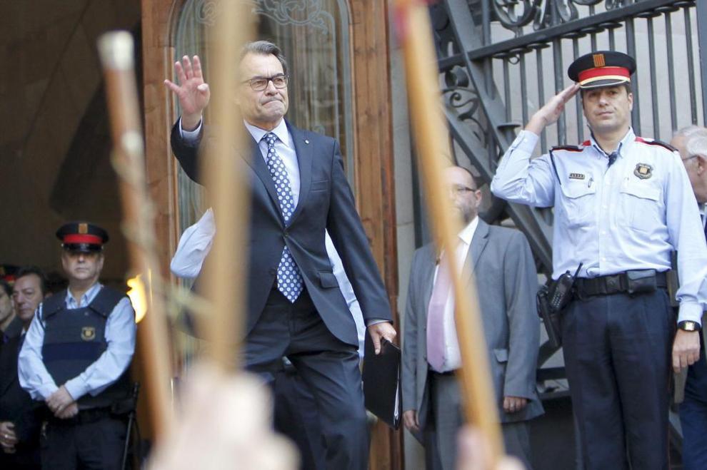 El TSJC rechaza la querella de Manos Limpias contra Mas por rebelión y ...