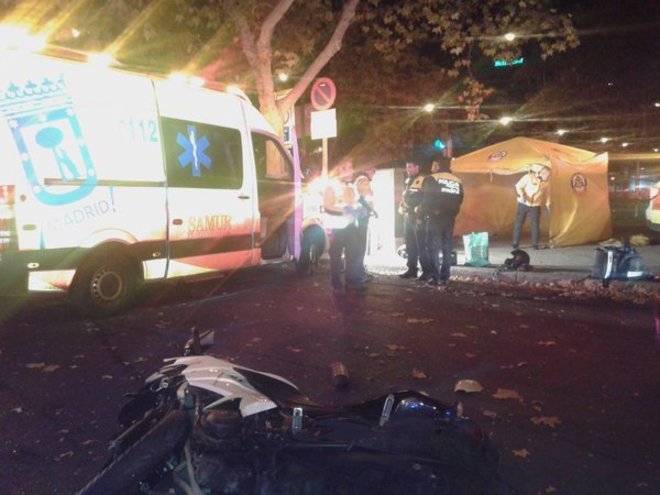 Dos motoristas heridos graves al ser embestidos por un coche en el ...