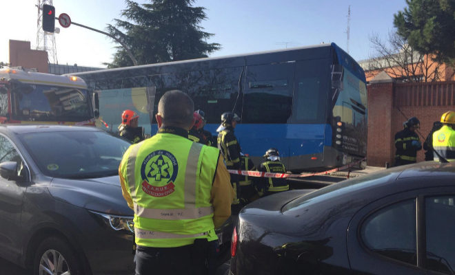 Muere un hombre de 60 años atropellado por un autobús de la EMT en ...
