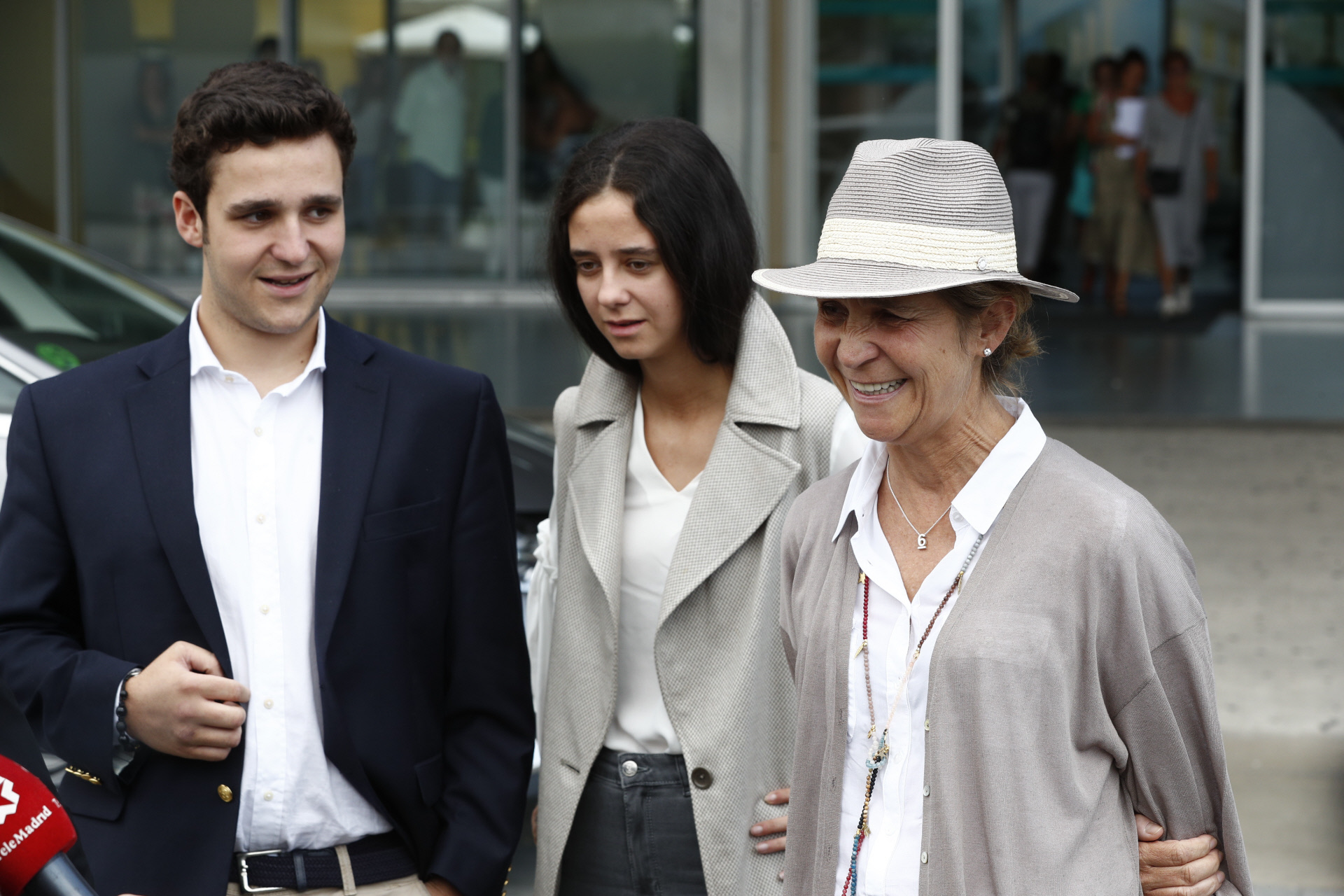 Un adiós a su padre lleno de lágrimas, los novios de sus hijos a los que ha conocido... Así es la Infanta Elena | Casa Real