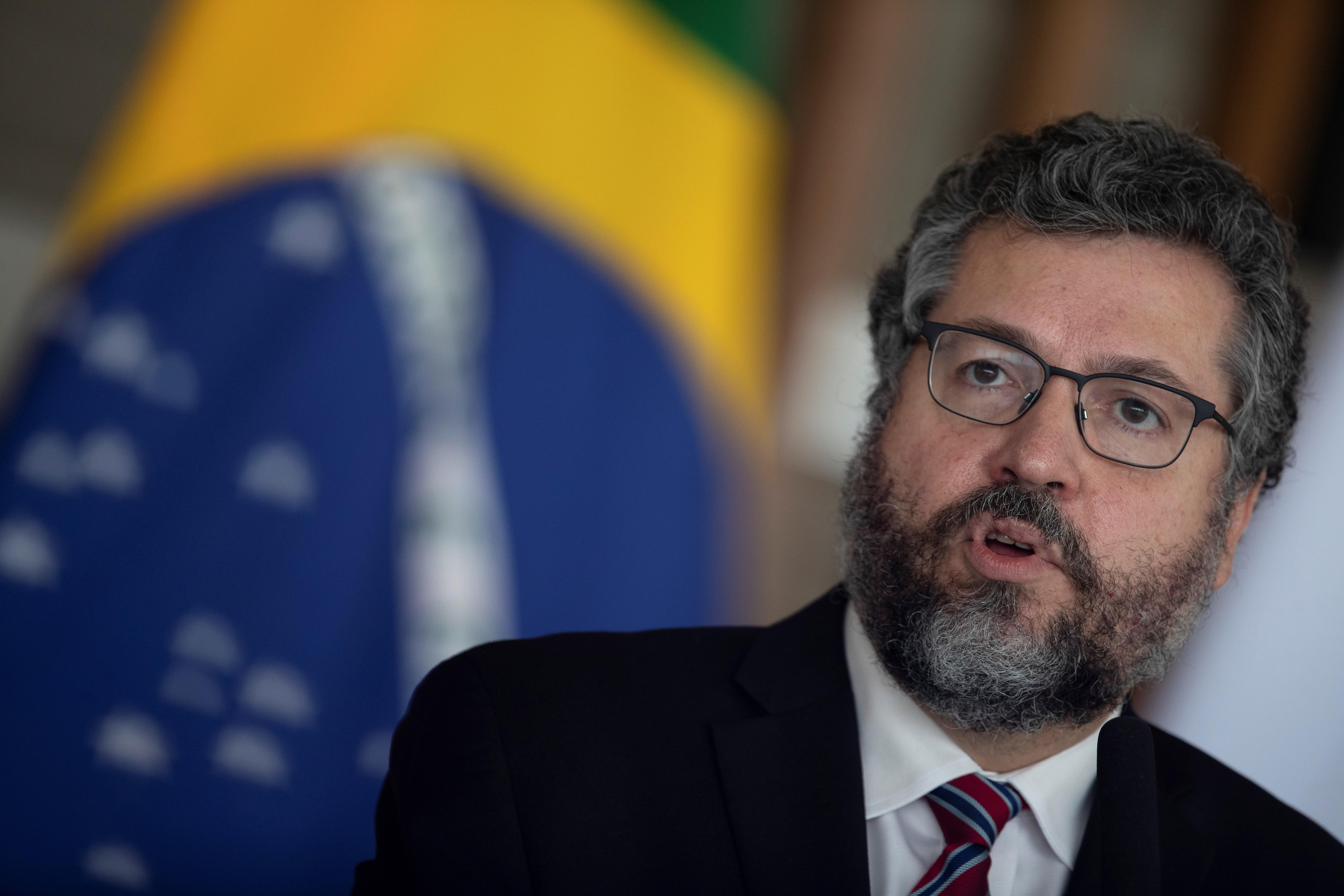 Renuncia el ministro de Defensa de Brasil tras la dimisión del titular ...