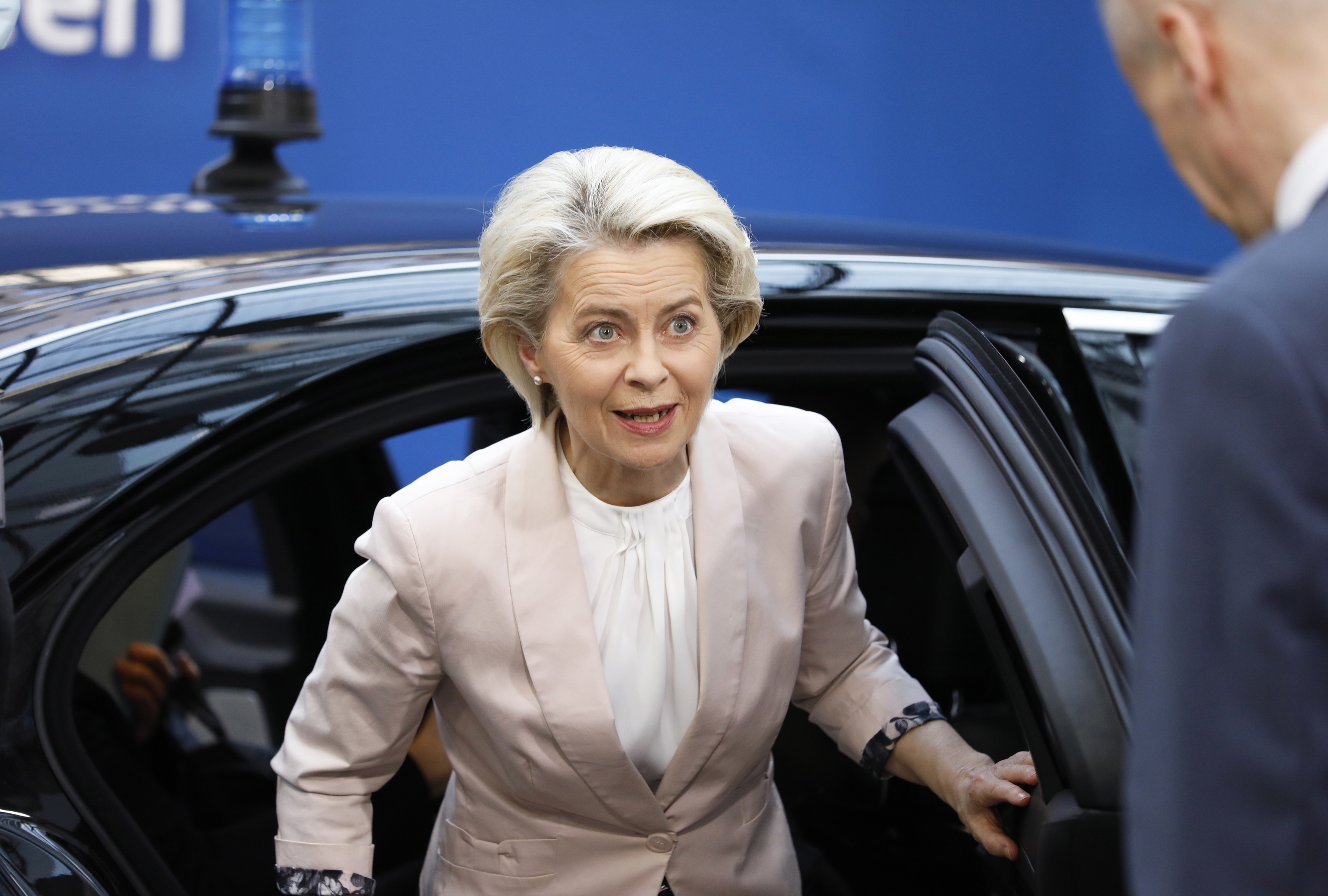 EEUU y la UE cierran un acuerdo de suministro de gas para aislar más a ...