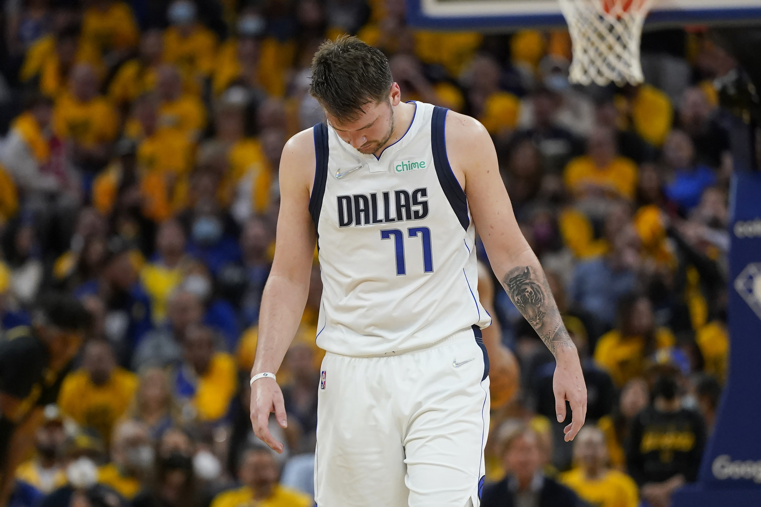 NBA: Los Warriors desbancan a los Mavs de Luka Doncic, conquistan el ...
