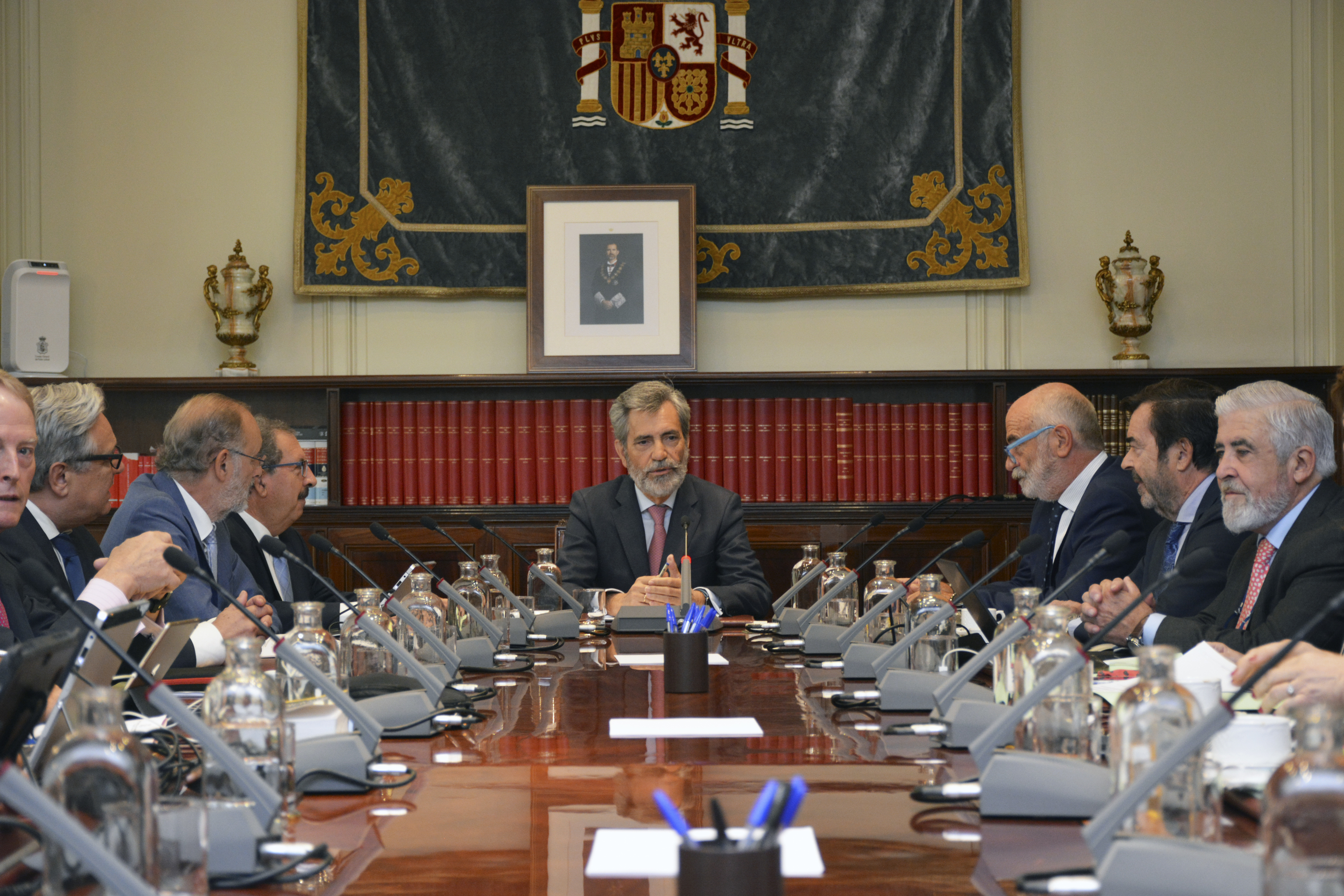 El comisario europeo de Justicia pide reunirse con Lesmes mientras ...