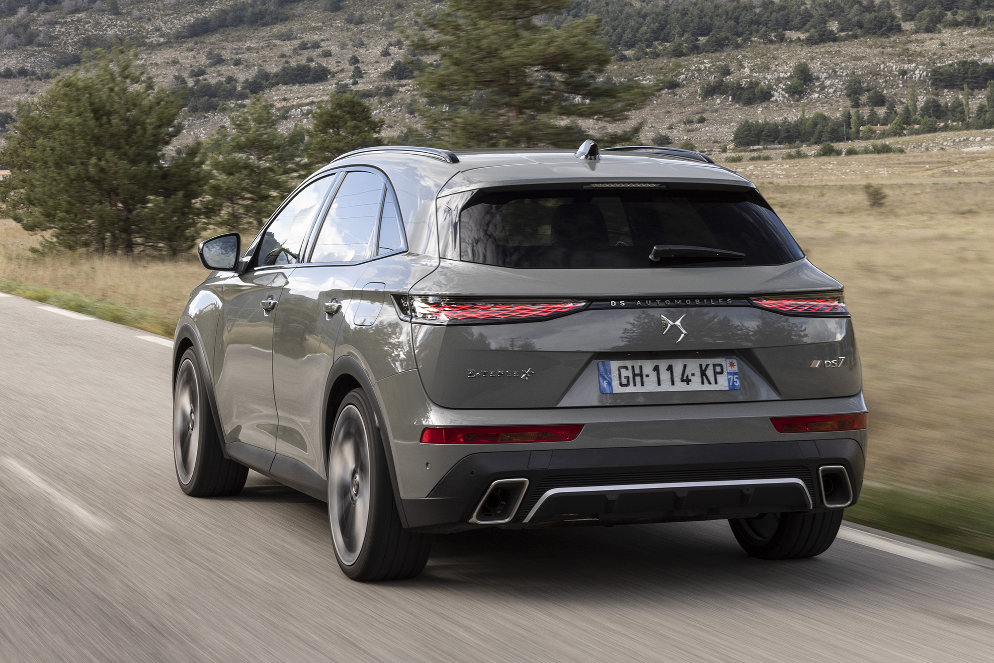 Probamos el nuevo DS7: híbrido enchufable.... o diésel | Motor