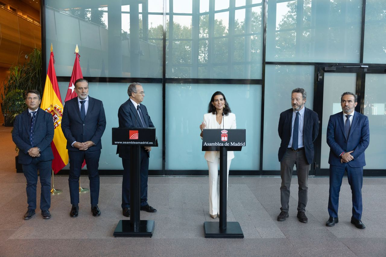 Pulso entre PP y Vox por las leyes LGTBI y trans a las puertas de los ...