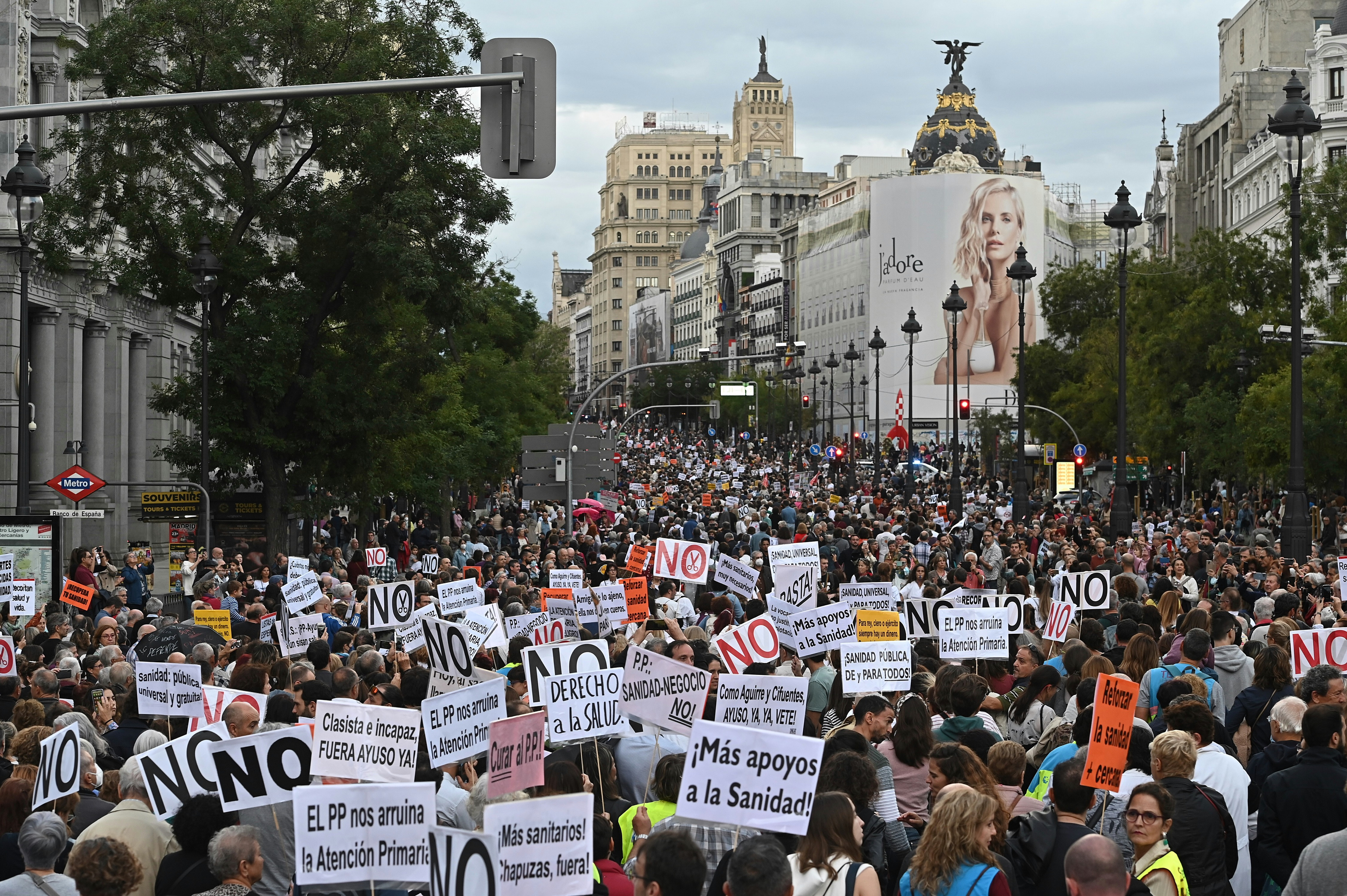 Miles de personas piden en Madrid más recursos para la sanidad pública ...