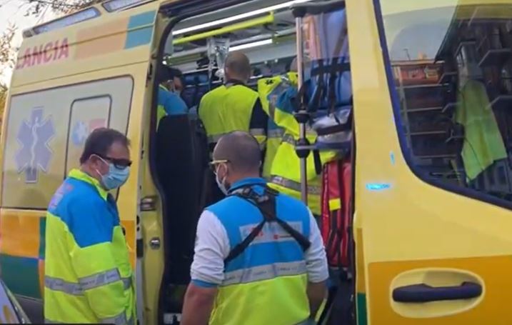 La Policía abate a tiros a un hombre de 53 años que apuñalaba a otro en ...