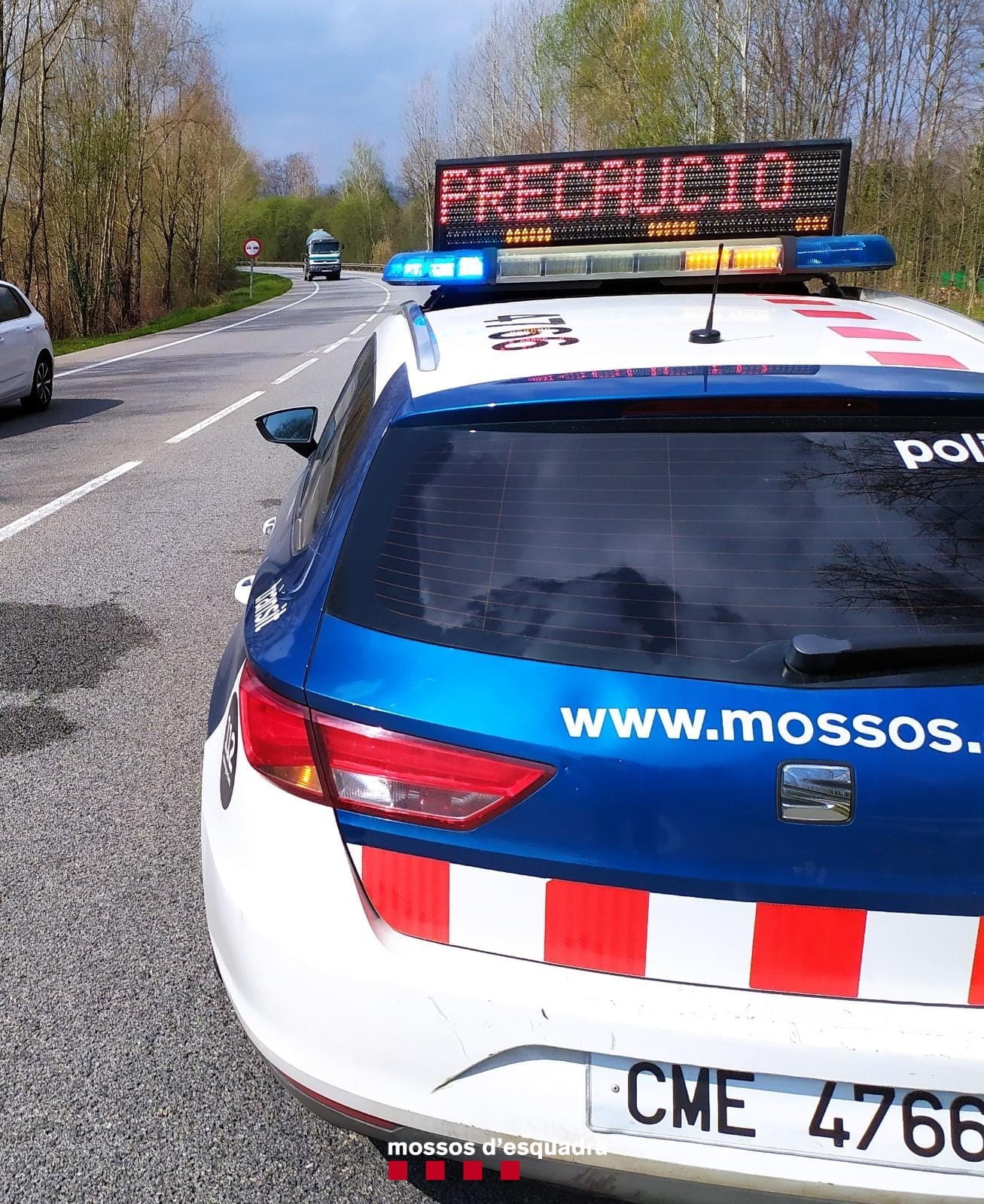 Los Mossos detienen a un conductor que provocó un accidente en la N-240 ...