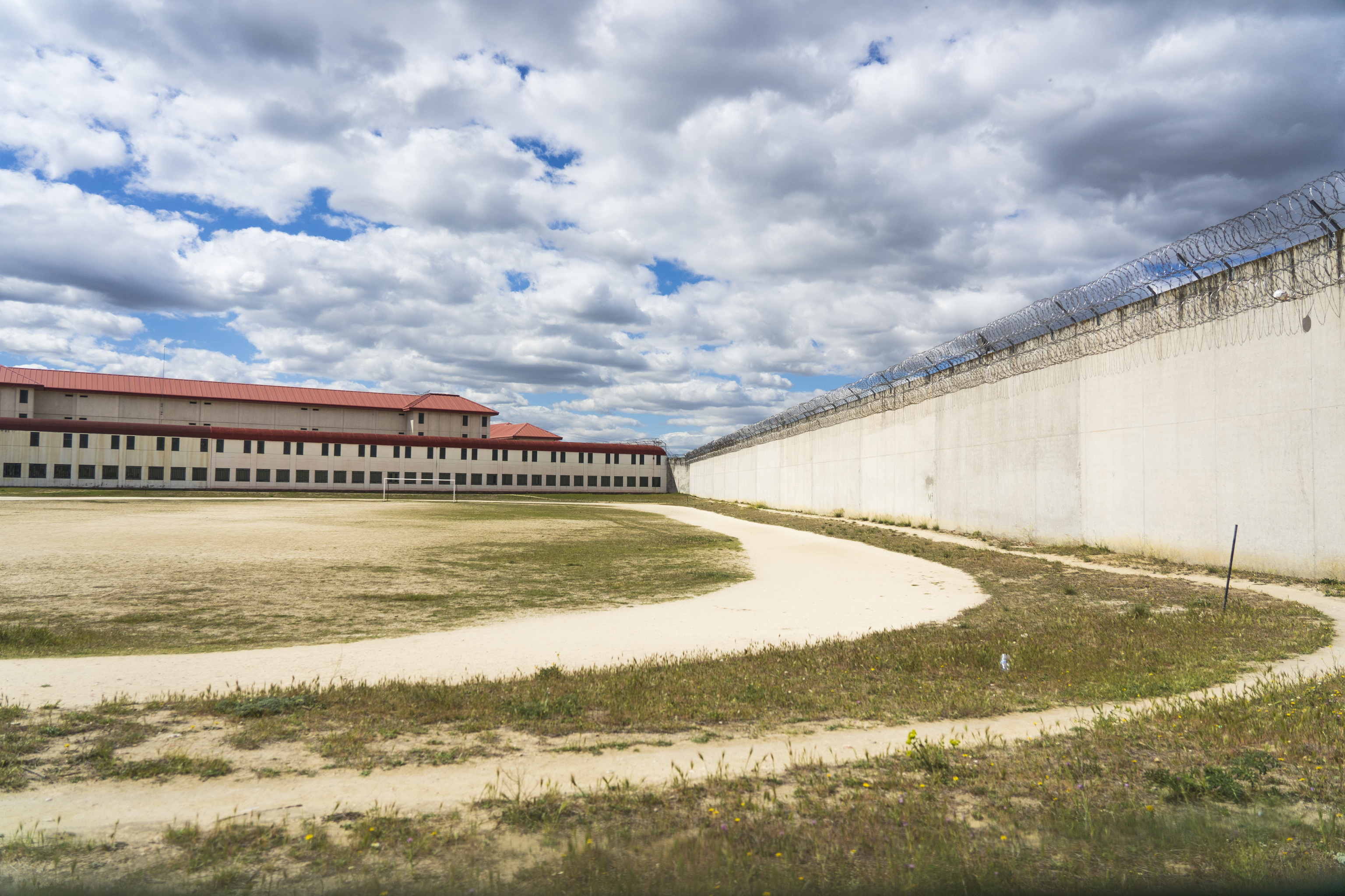 Zona exterior de la prisión de Valdemoro