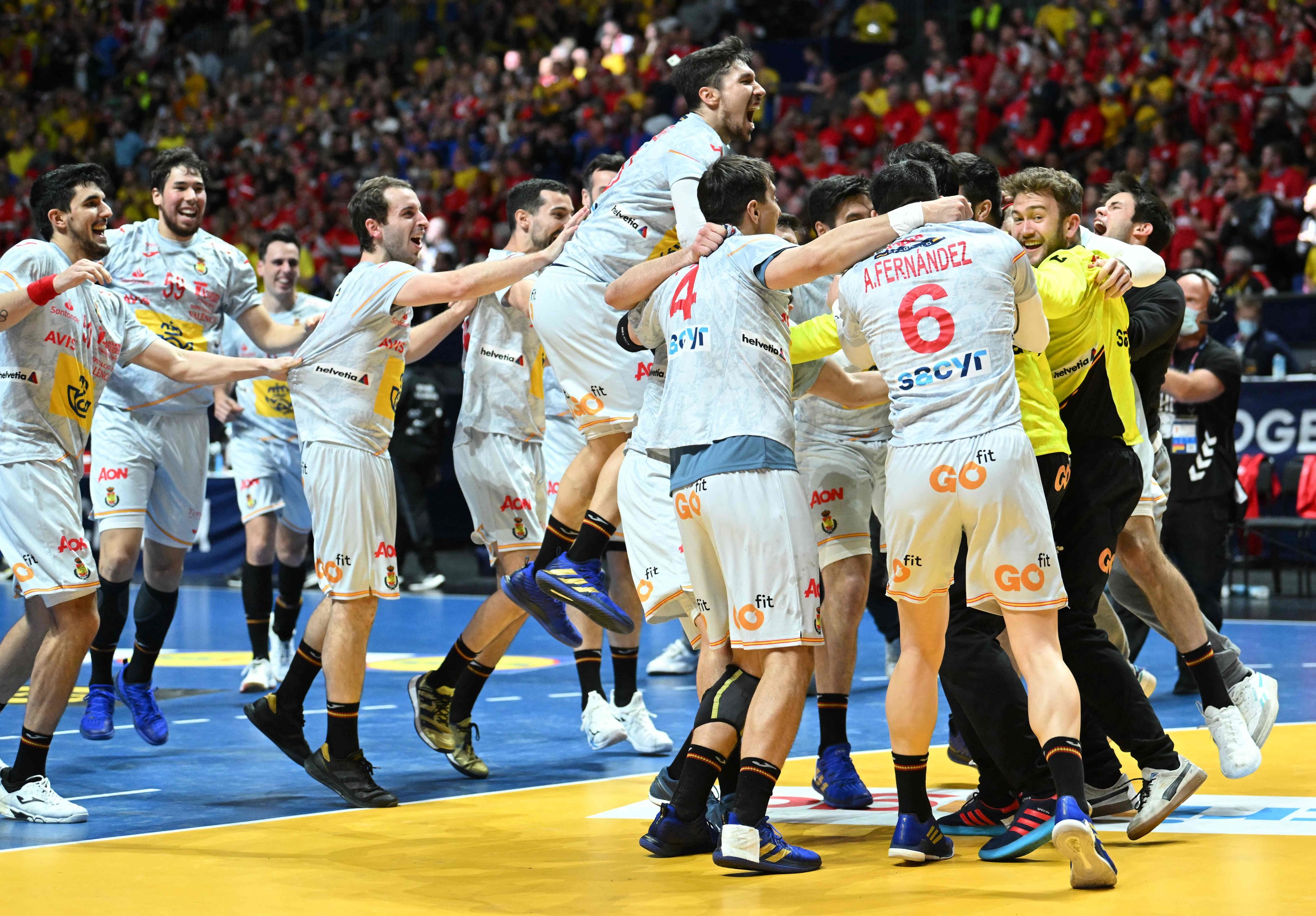 Spain's players react after the final whistle of the Men's IHF World lt;HIT gt;Handball lt;/HIT gt; Championship third place match between Sweden and Spain in Stockholm on January 29, 2023. (Photo by Jonathan NACKSTRAND / AFP)