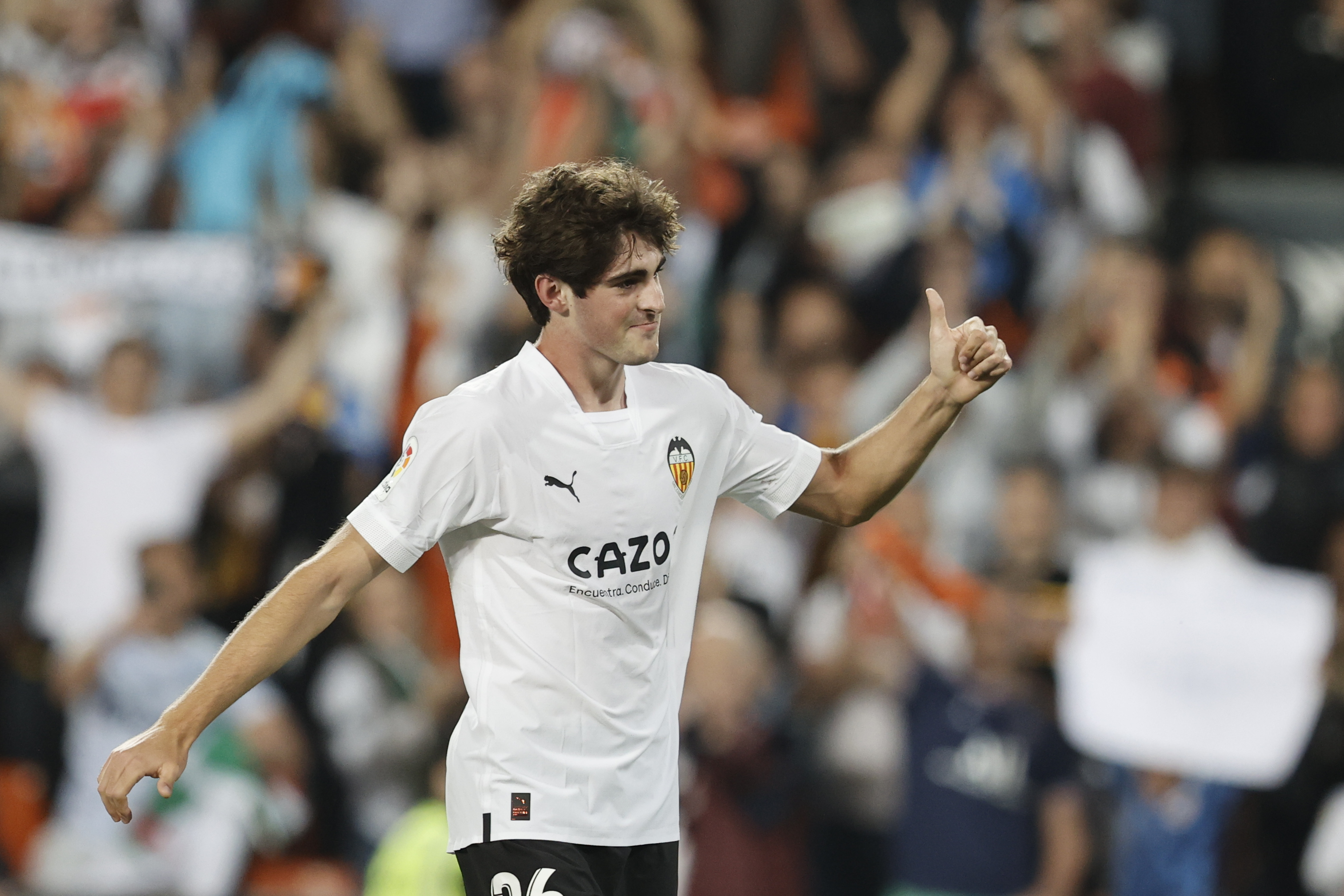 El Valencia resucita ante el Valladolid con el gol del canterano Javi ...