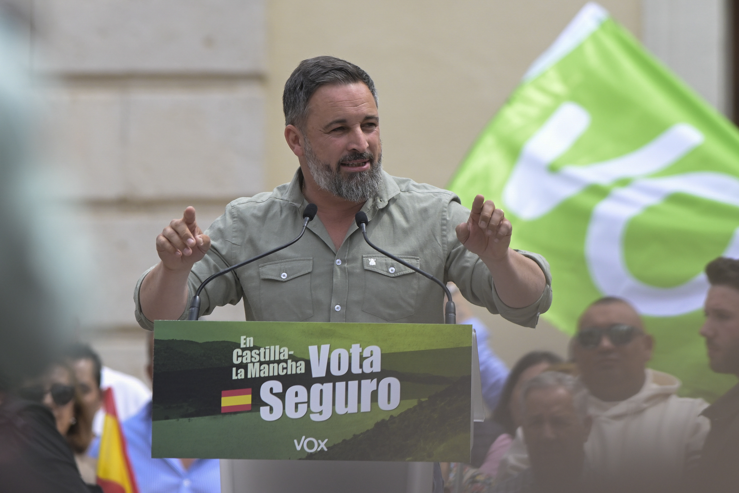 Abascal avisa al PP de que no puede contar con los votos de Vox "gratis ...