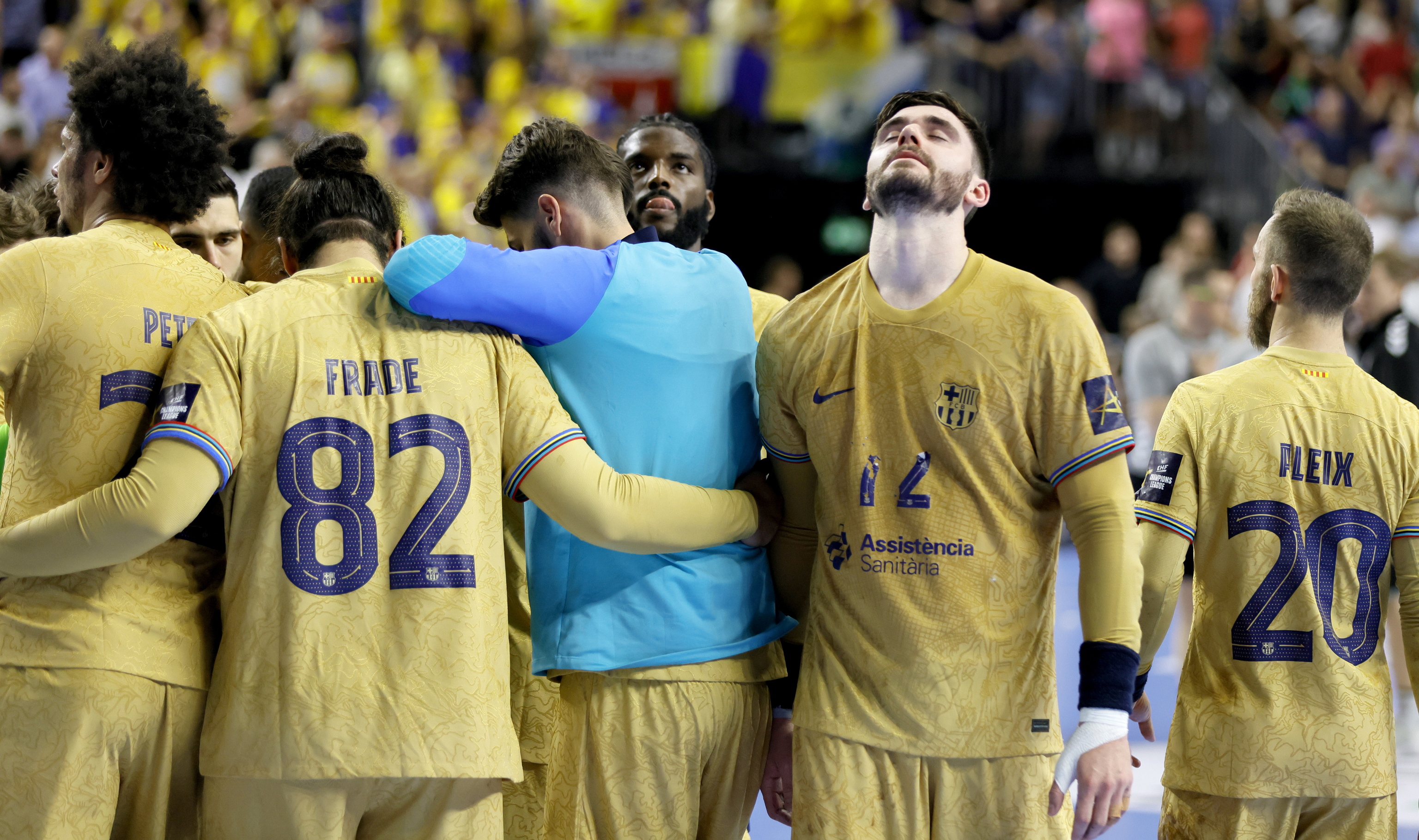Los azulgranas se lamentan tras la semifinal perdida.