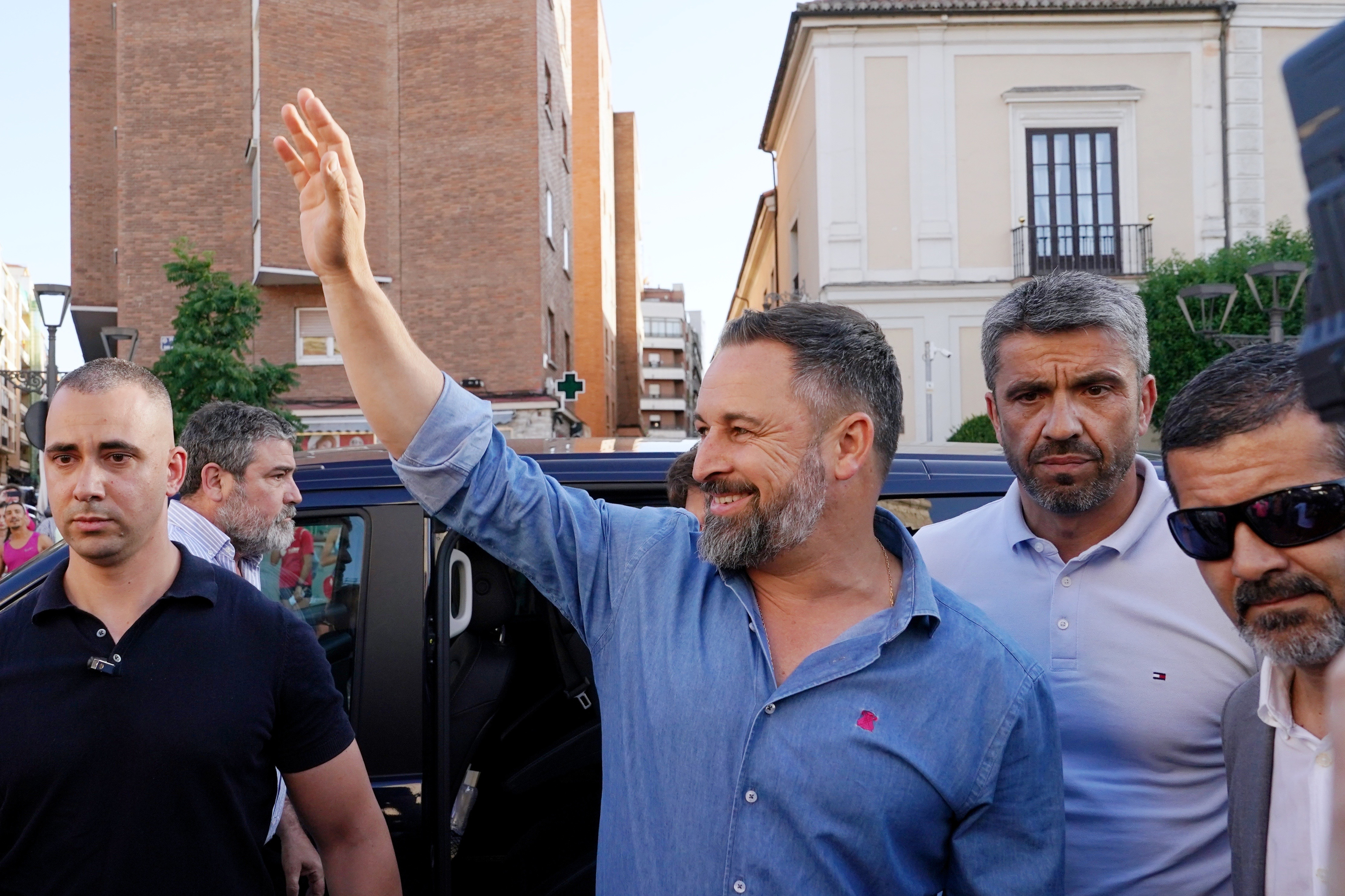 Abascal anticipa una difícil convivencia con el PP con un programa que ...