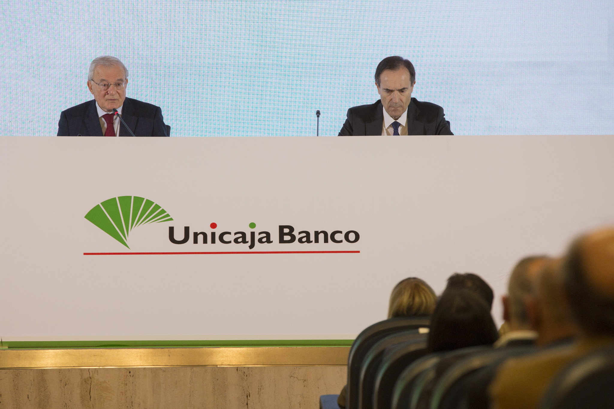 Unicaja nombra consejeros independientes a Antonio Carrascosa, ex ...