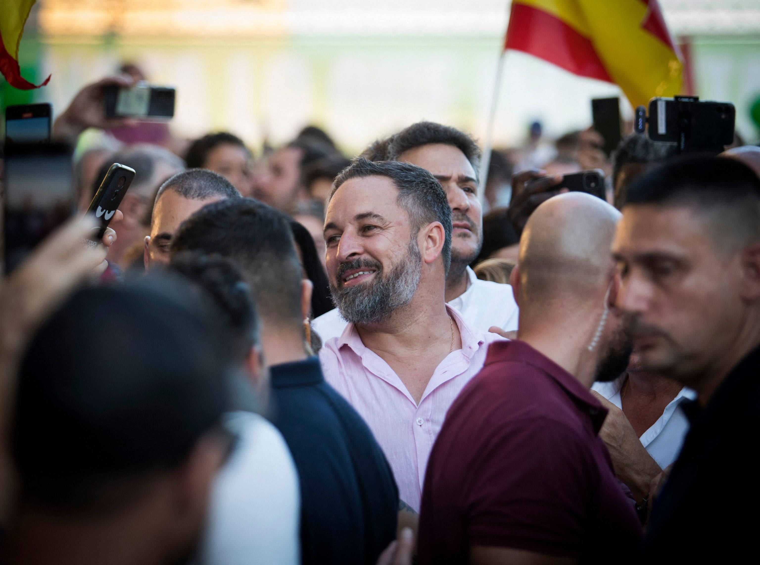 Abascal exige a Feijóo que retire su ofrecimiento a Sánchez: "Hiela la ...