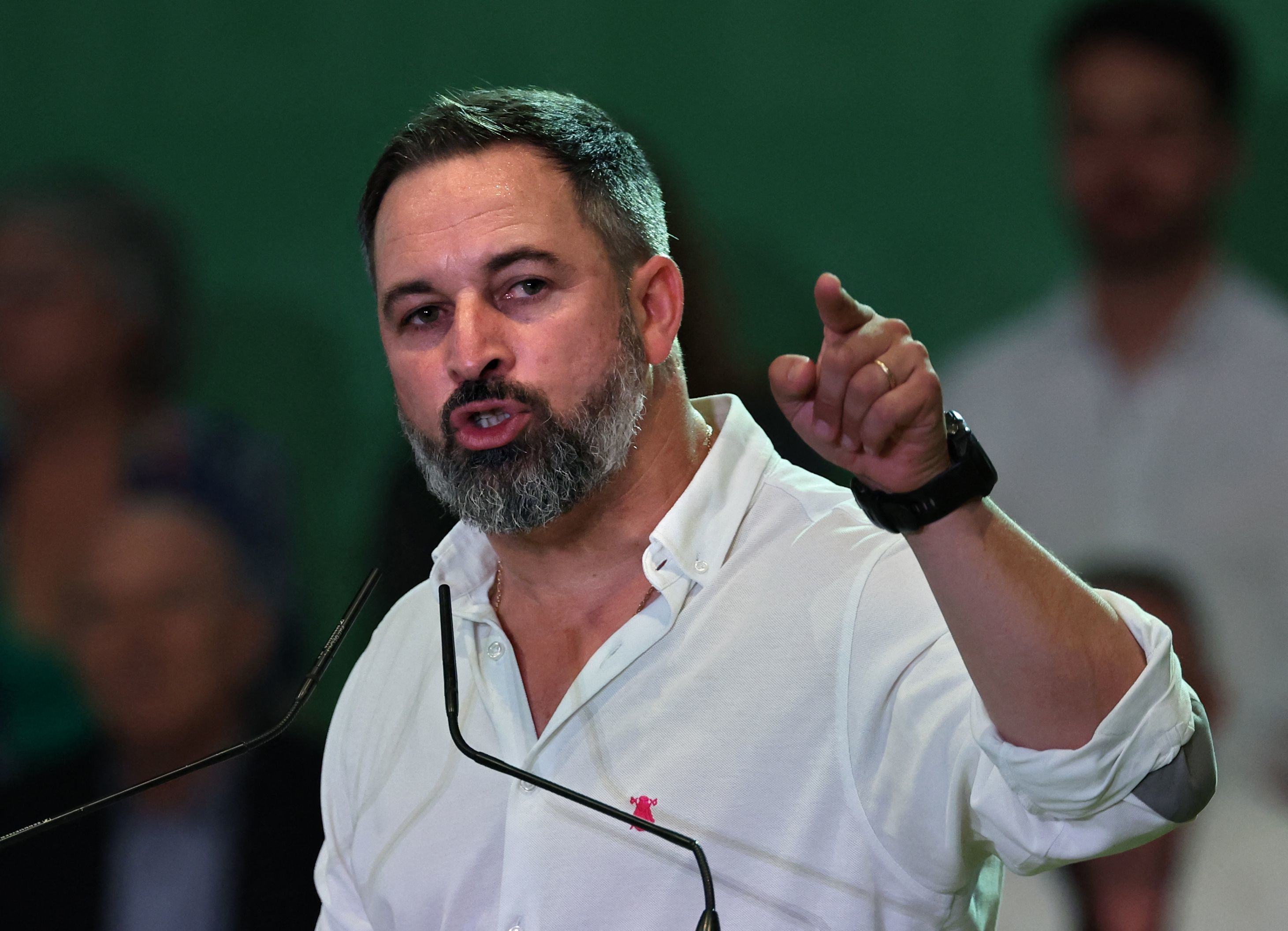 Abascal abre la puerta de Vox al votante del PP "perplejo" con los pactos  de Estado que Feijóo ofrece a Sánchez | Elecciones generales 2023
