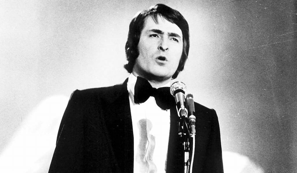 Sentencia contra el cantante que se apropió de la imagen de Nino Bravo sin  permiso de la familia | Música