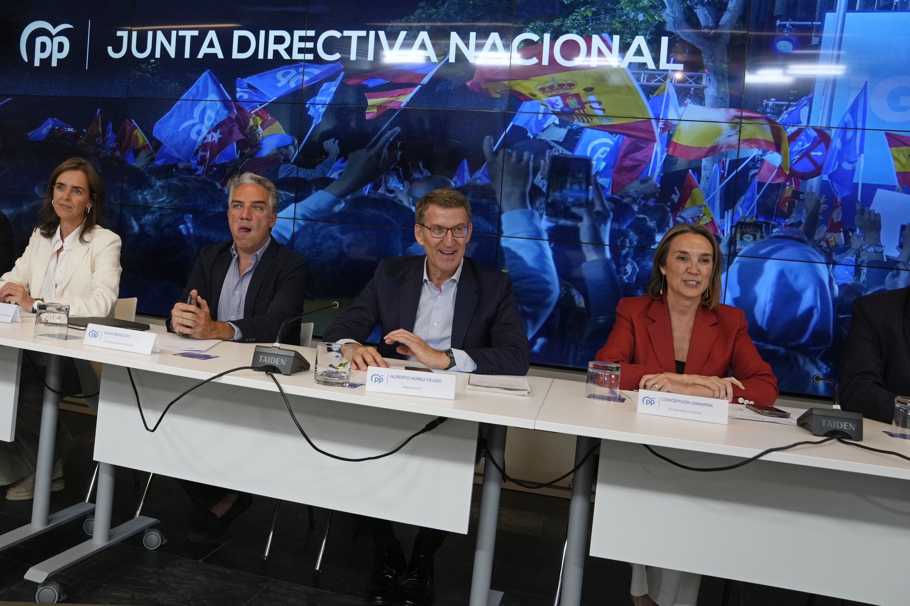 Sánchez desprecia la oferta de diálogo de Feijóo: no se reunirá con el ...