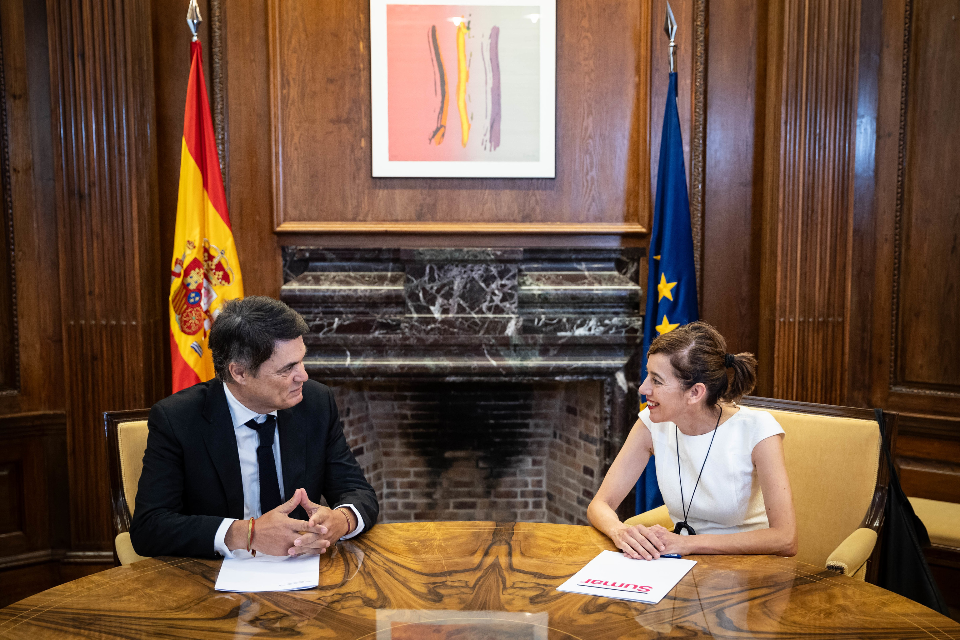 Sumar pide a Feijóo que renuncie a la investidura en su reunión con el ...