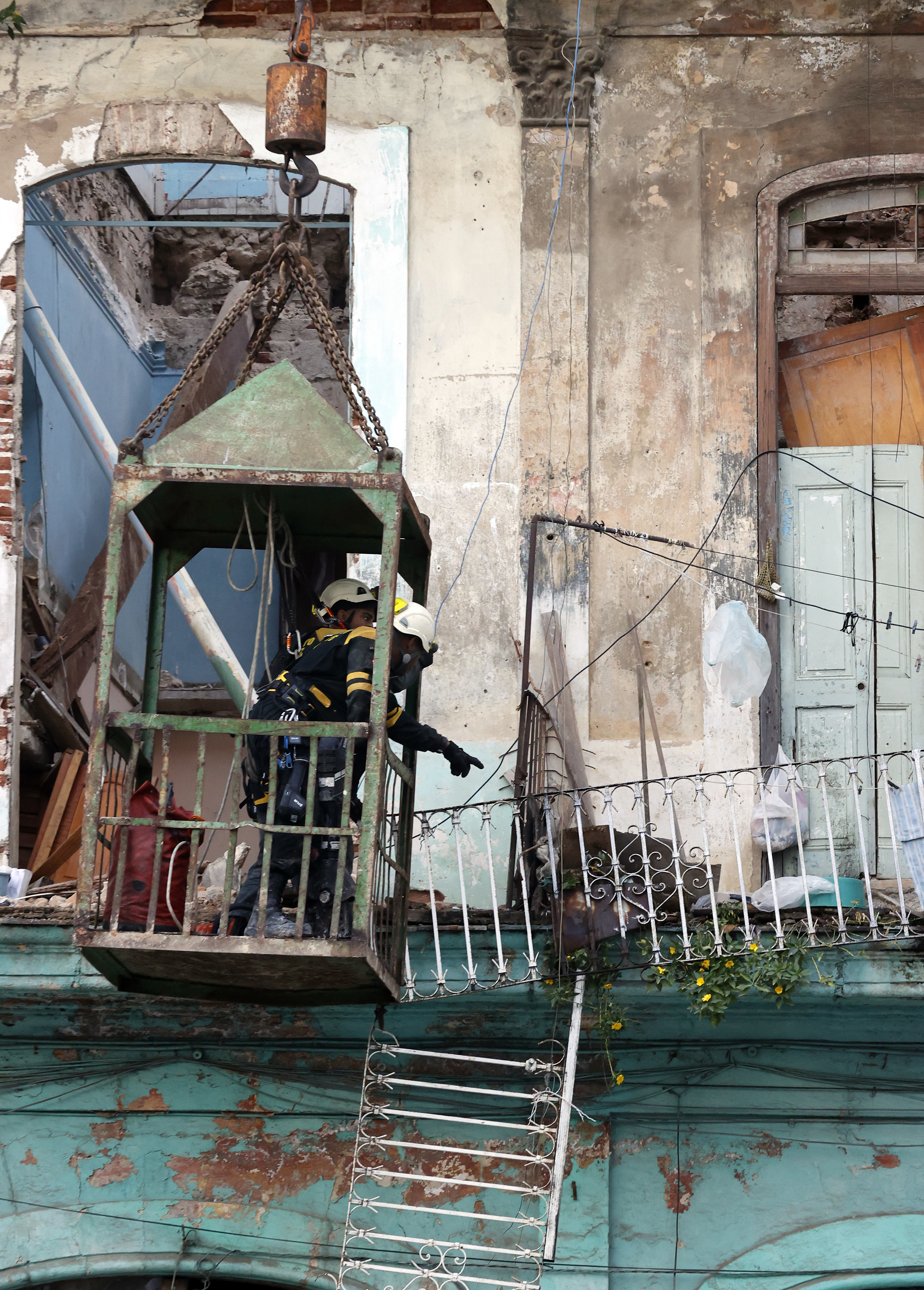 Tres víctimas en el derrumbe de un edificio de viviendas en La Habana ...