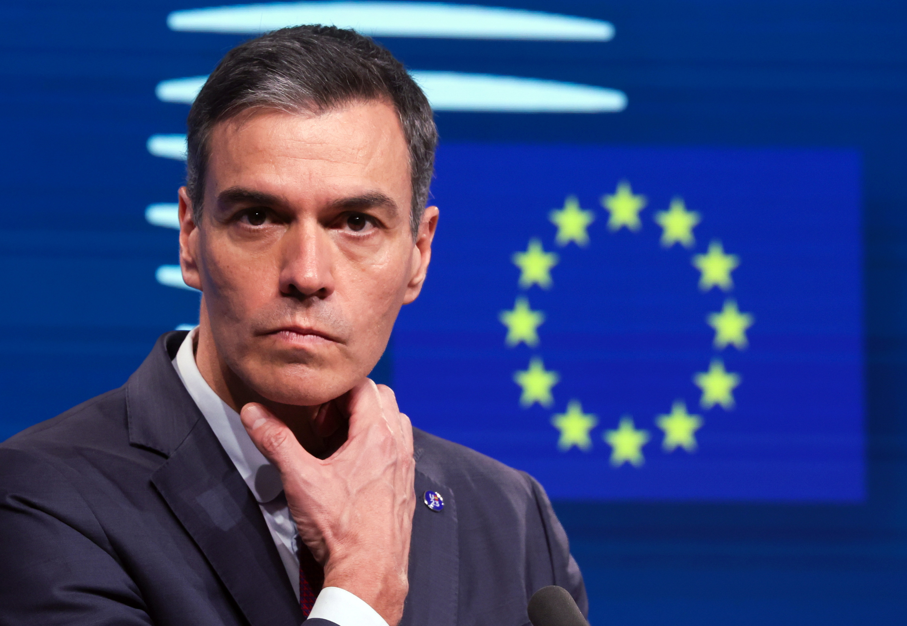 La guerra entre ERC y Junts de la que se beneficia (por ahora) Sánchez ...