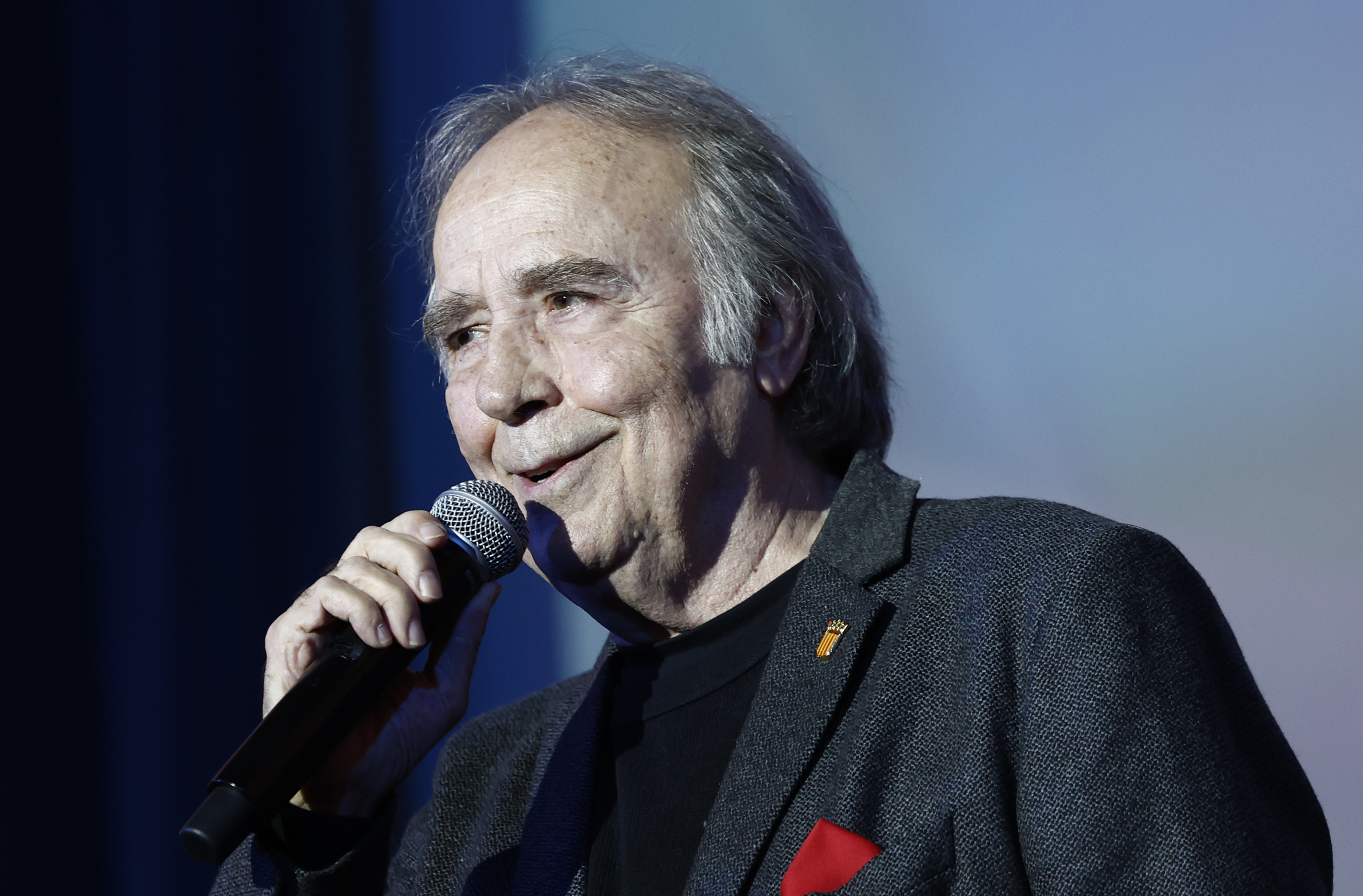 A Los 82 A os Joan Manuel Serrat Revel 4 Secretos Que Nadie Imaginaba 