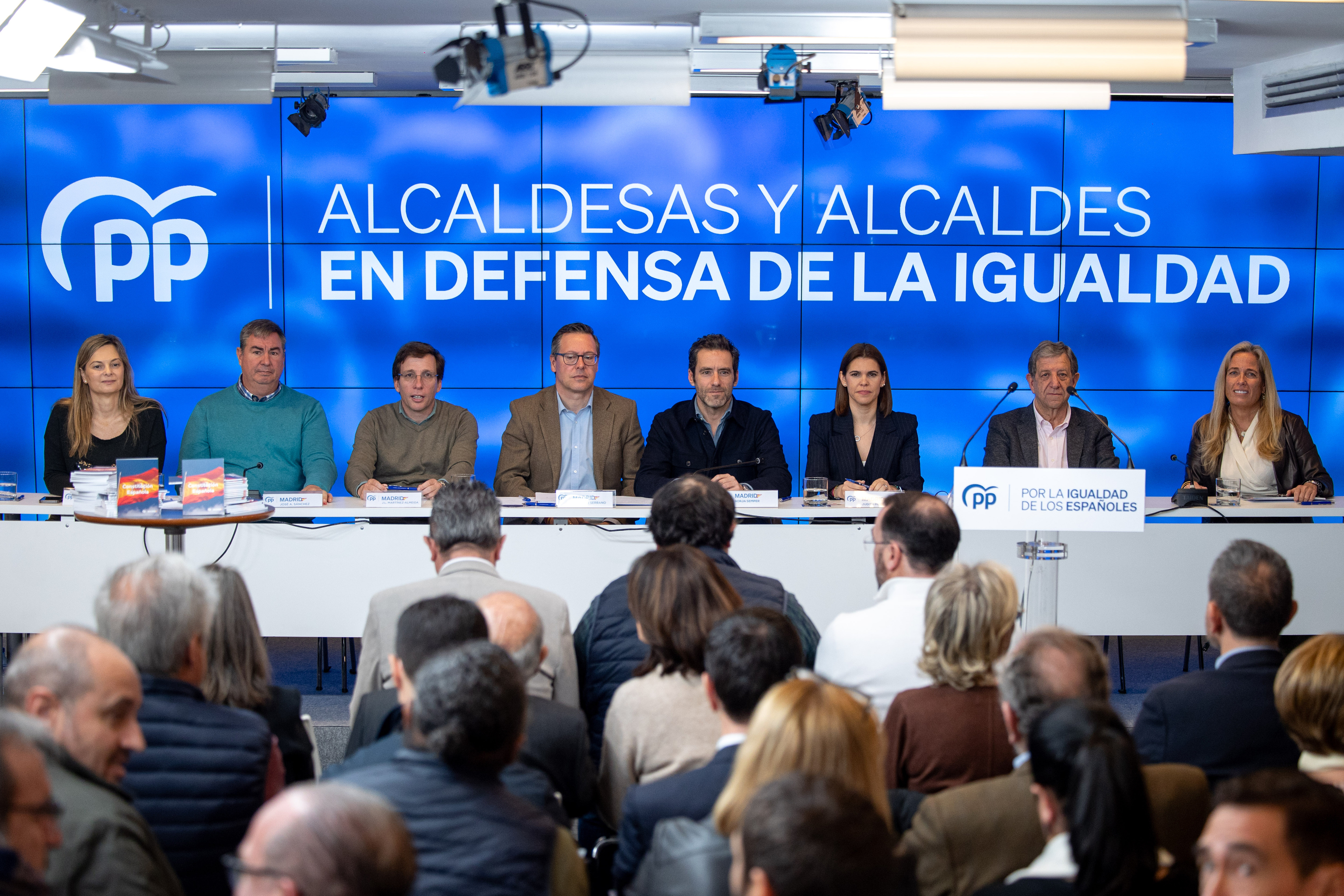 Alcaldes del PP firman un manifiesto "por la igualdad de todos los ...