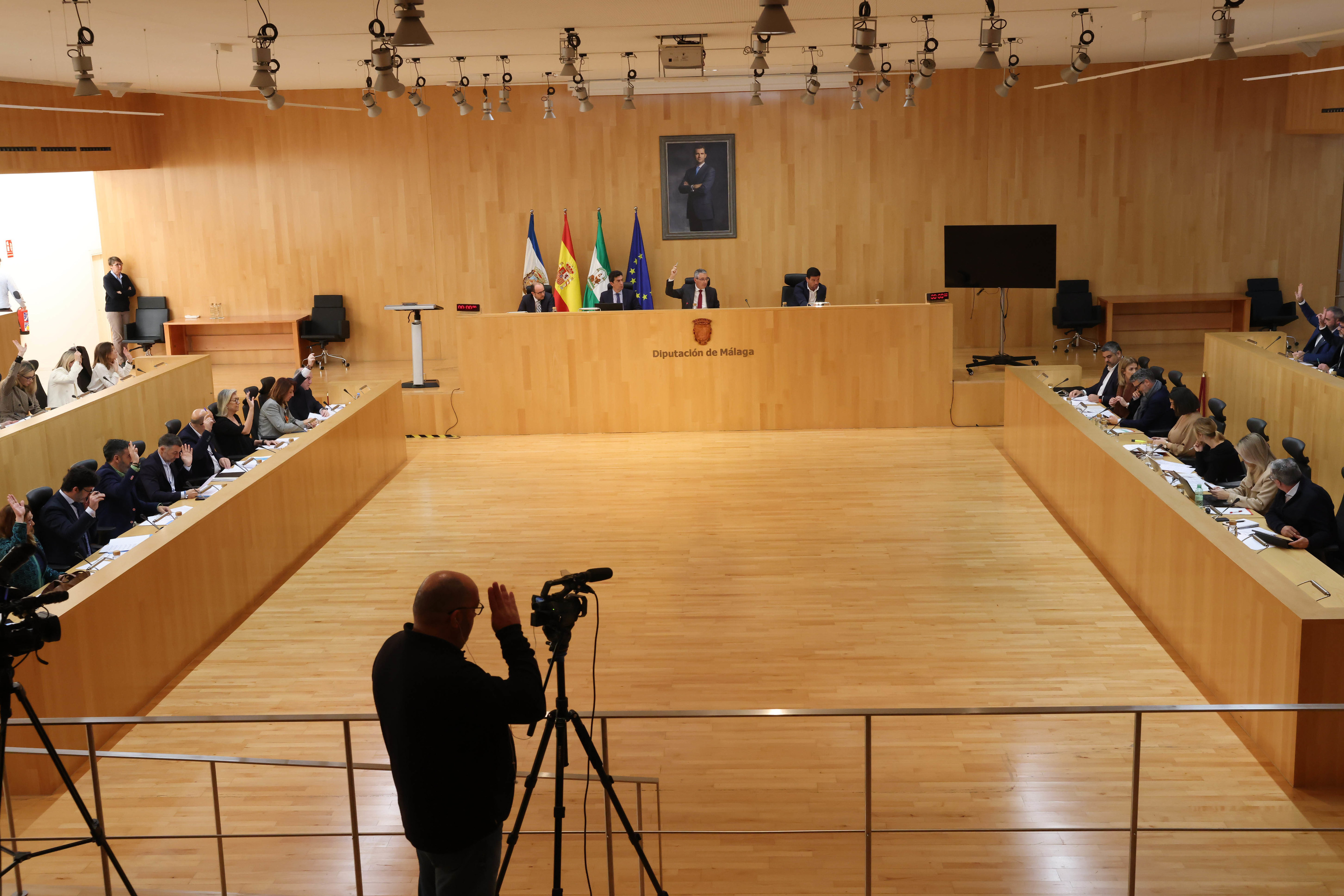 PP y PSOE se unen en Málaga para exigir al Gobierno el tren de la Costa ...