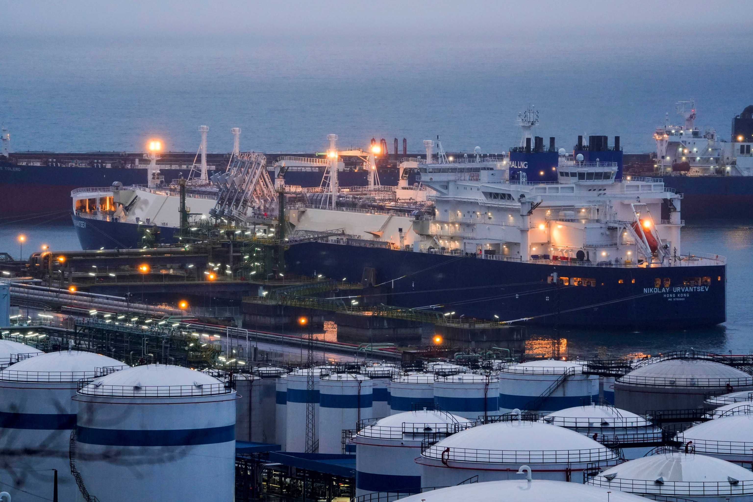 España consolida su dependencia del gas ruso dos años después del ...