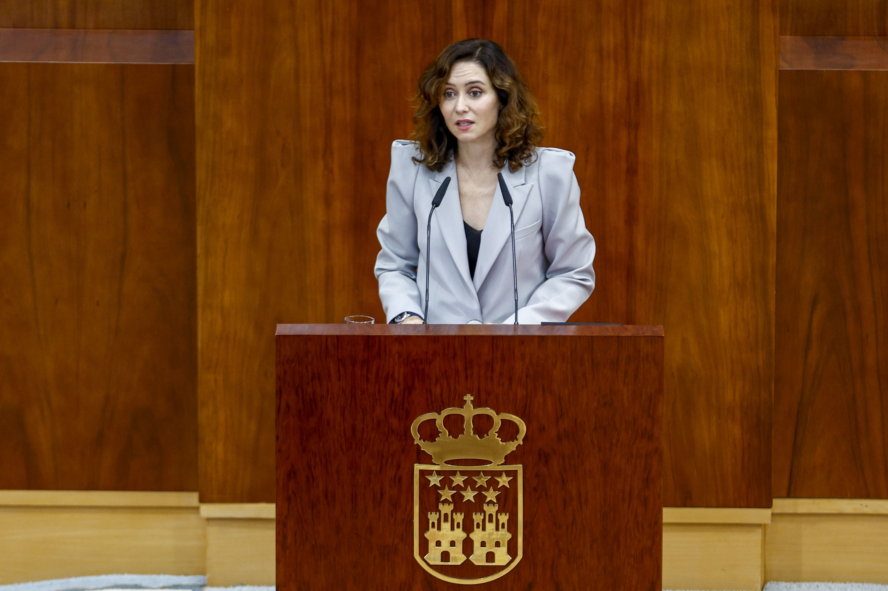 Ayuso marca perfil nacional en el Debate del Estado de la Región y ...