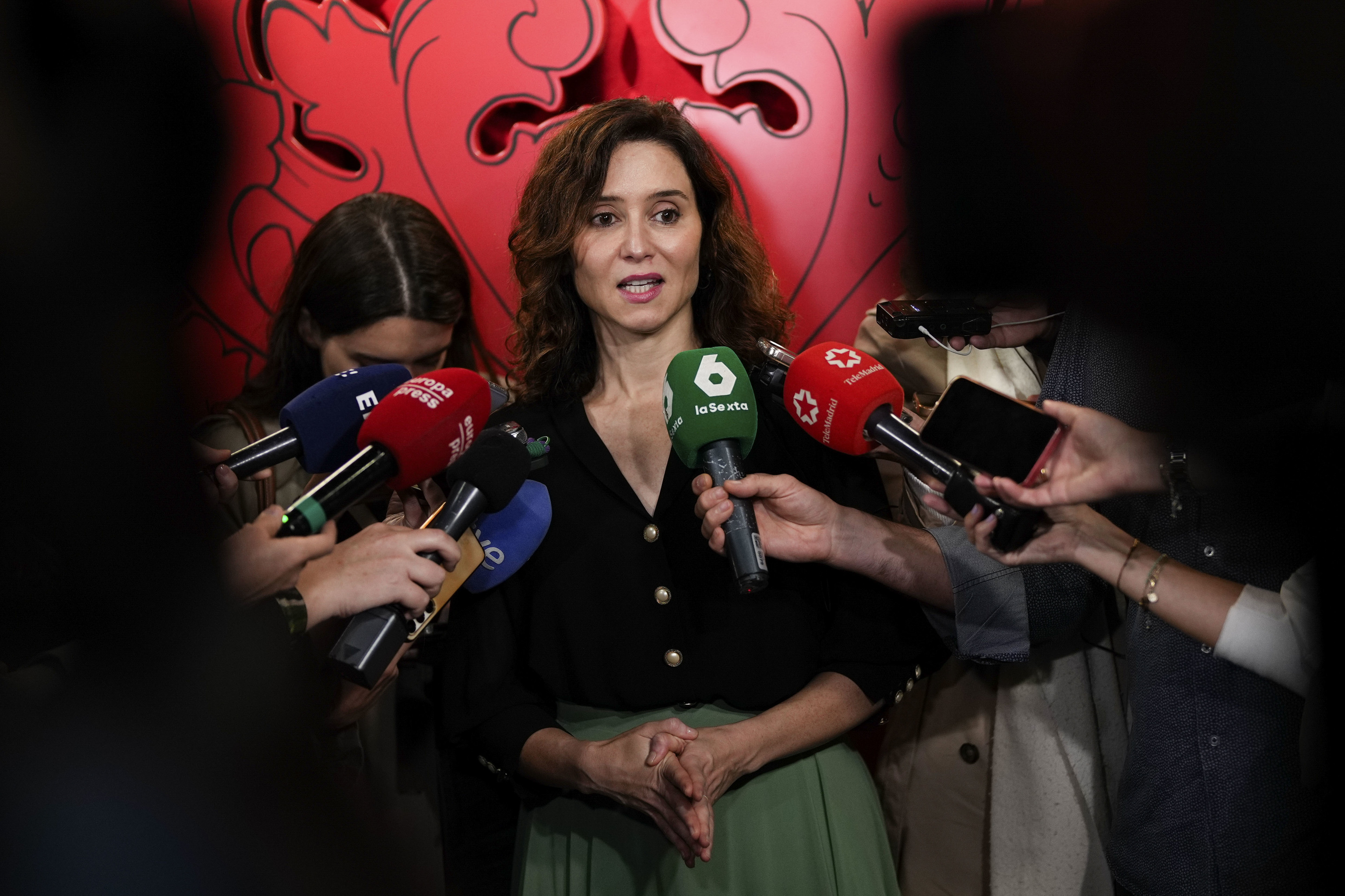 Ayuso, contraria a una moción de censura del PP con Junts: "Con quienes ...