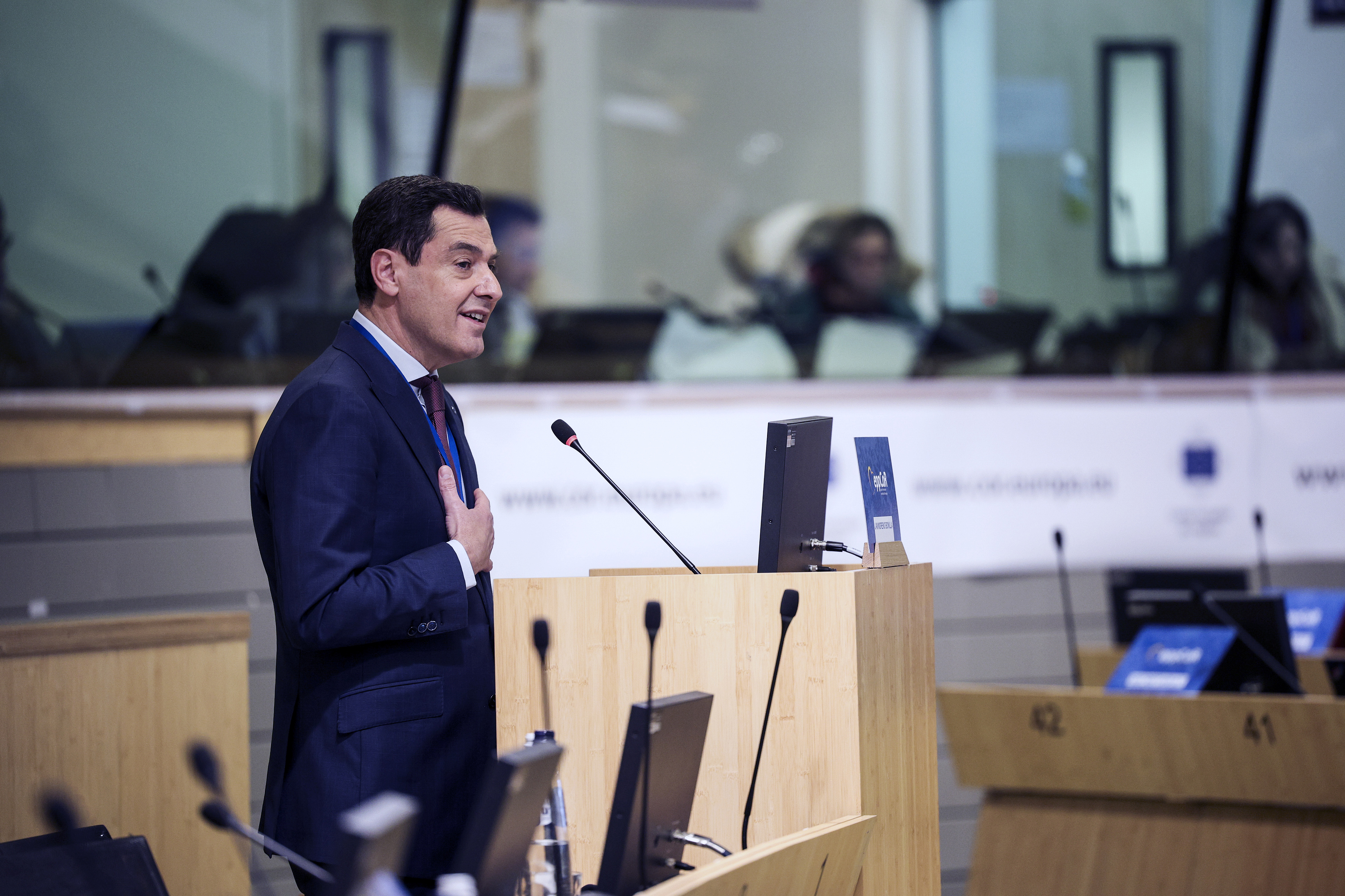 Juanma Moreno exhibe capacidad de influencia en Bruselas y defiende el ...