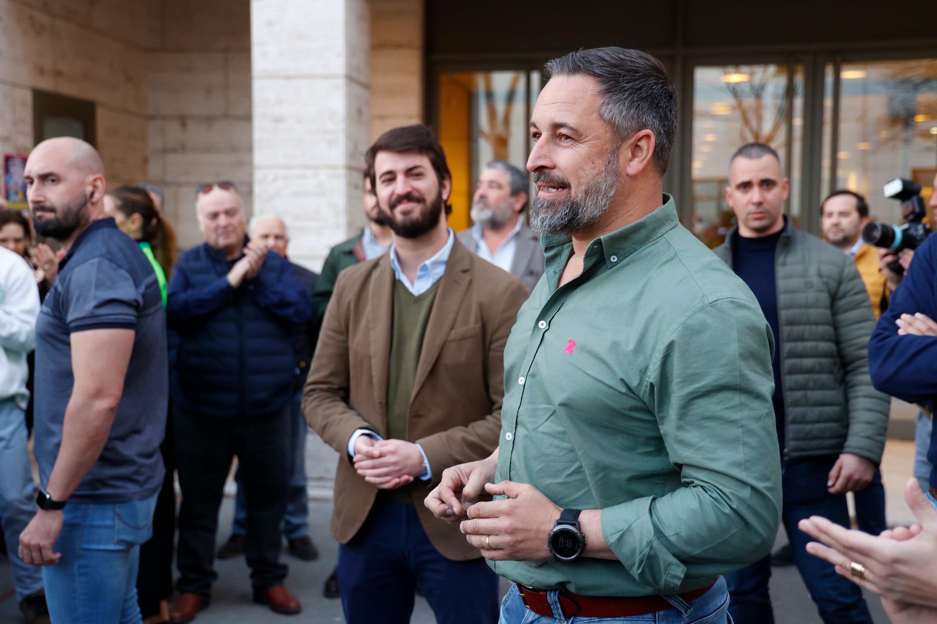 Vox expulsa a dos de sus diputados en Castilla y León tras pedir ...