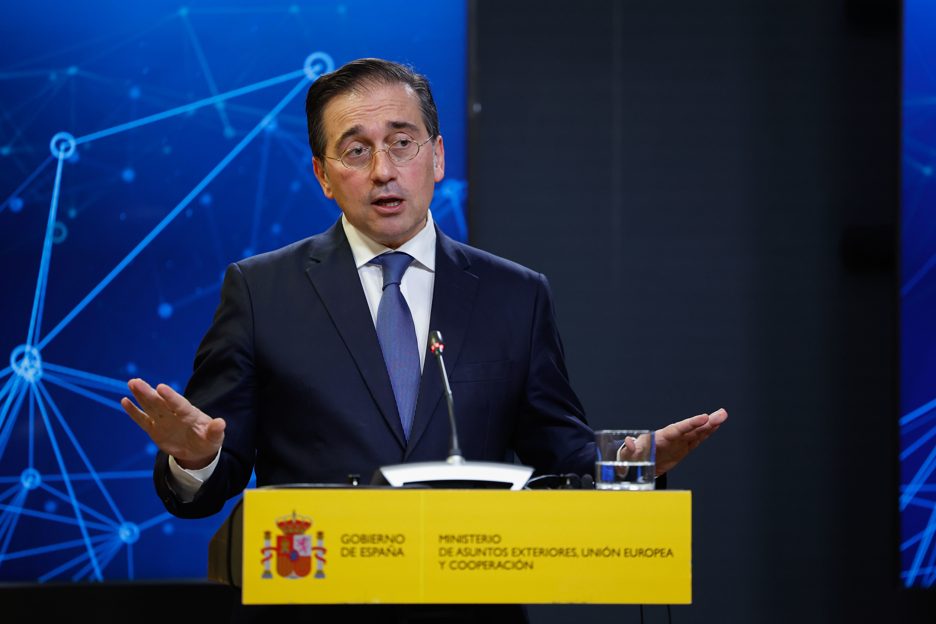 Albares llama a plantear un "gasto conjunto" en Defensa por parte de la ...