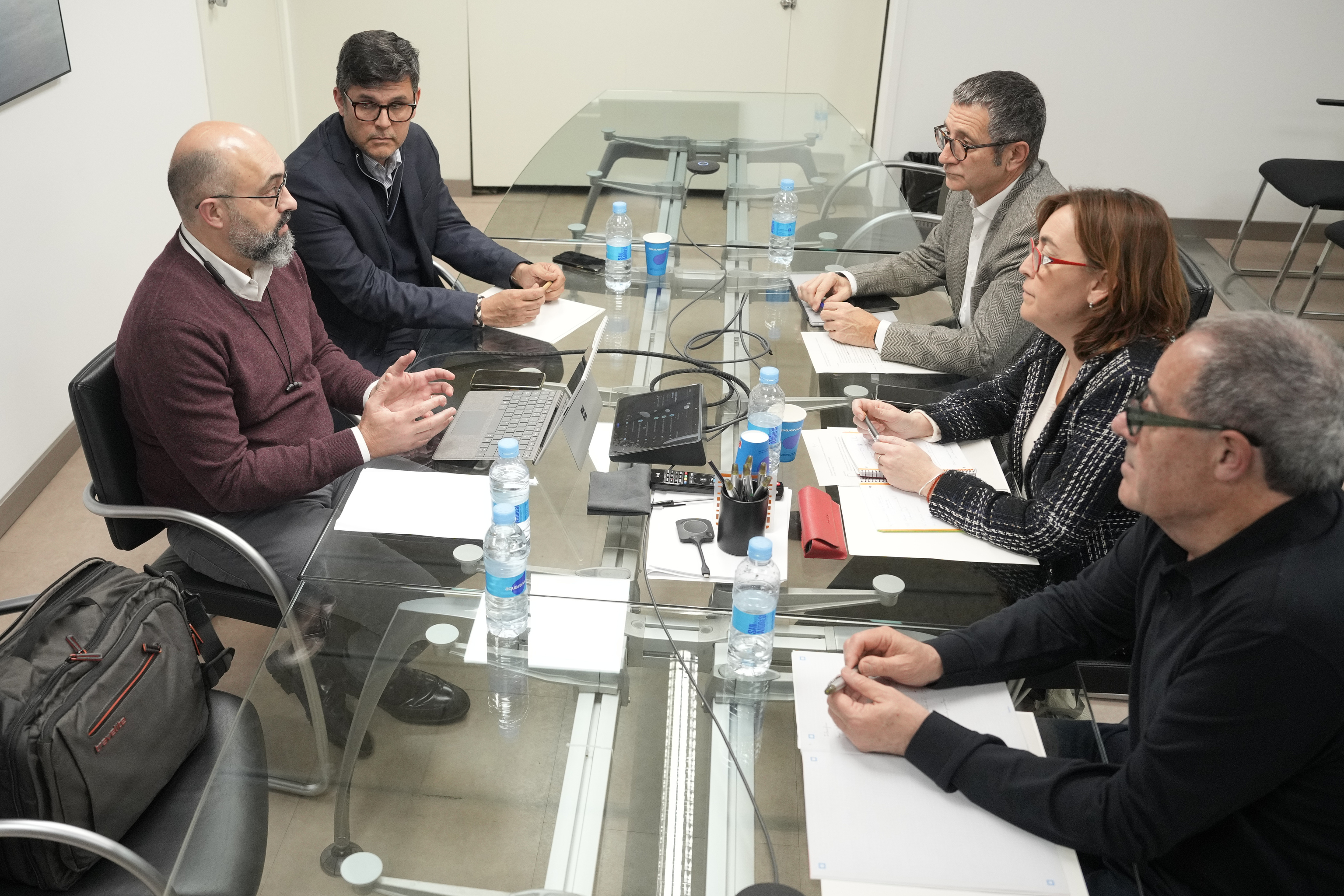 Cataluña anuncia más recursos humanos en Adif y Renfe tras las ...