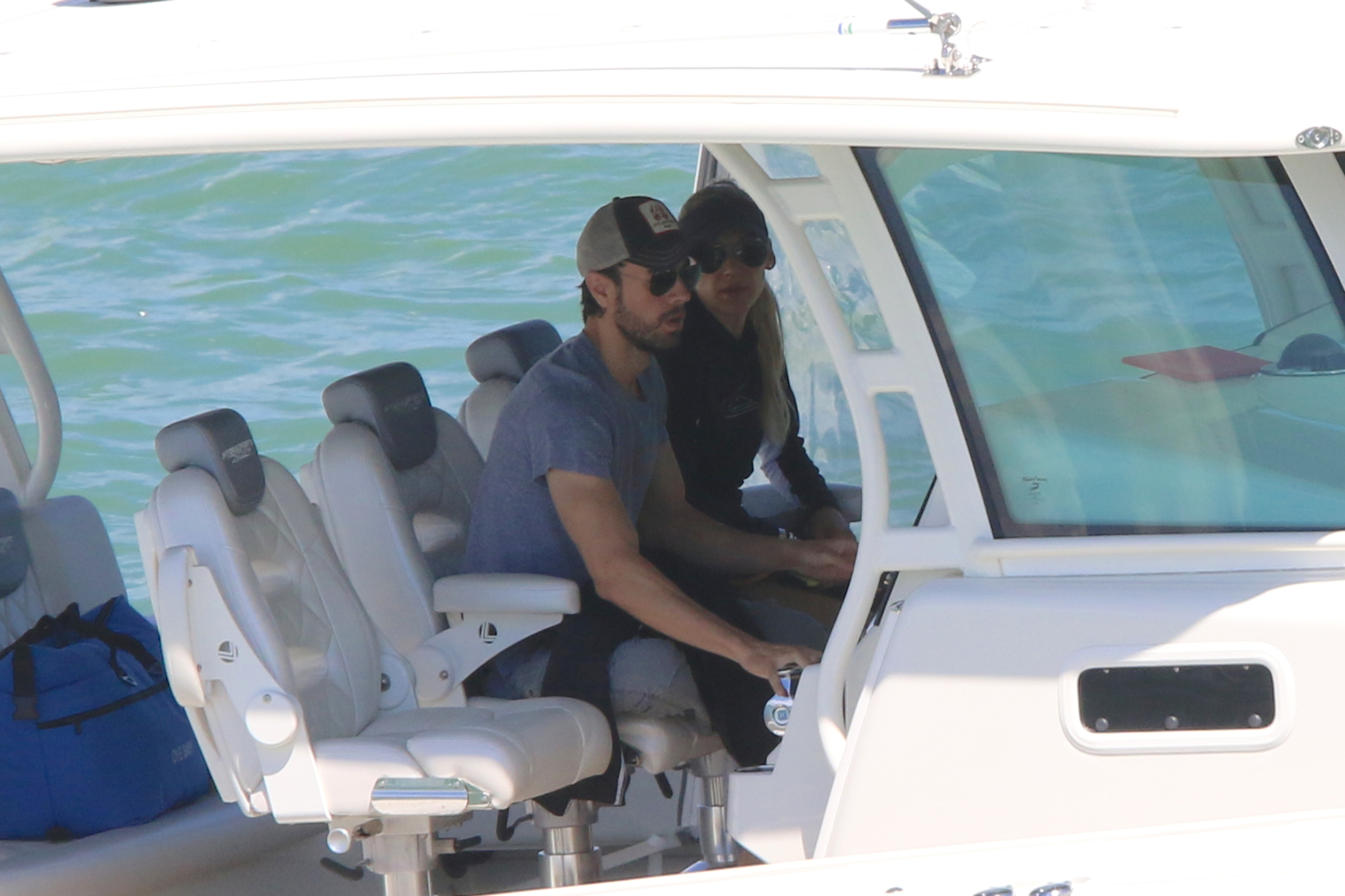 Enrique Iglesias y Anna Kournikova reaparecen en familia tras las imágenes  de la extenista en silla de ruedas | Famosos