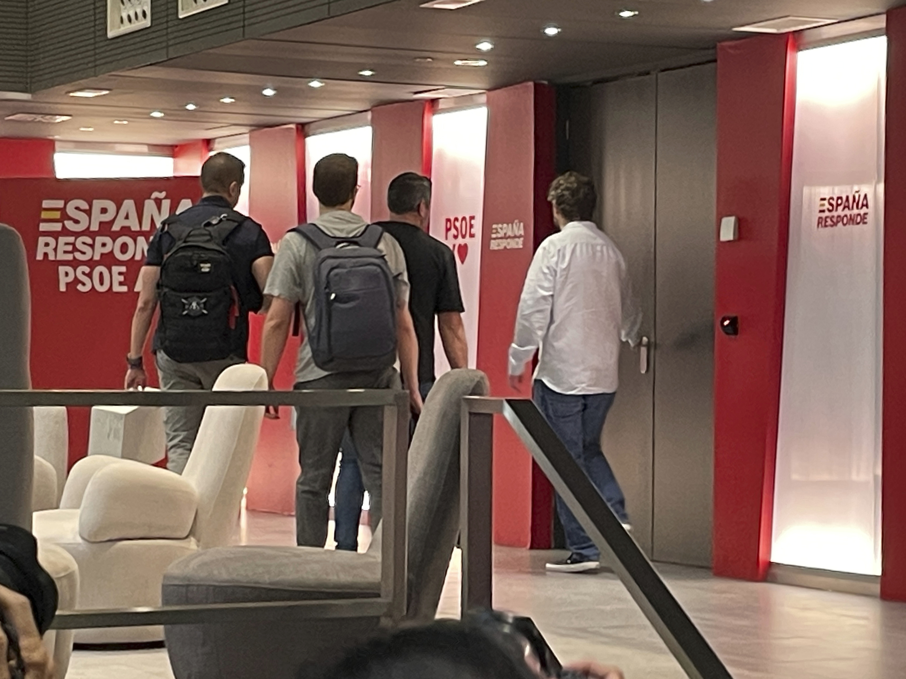 La foto de la corrupción del PSOE | Editorial