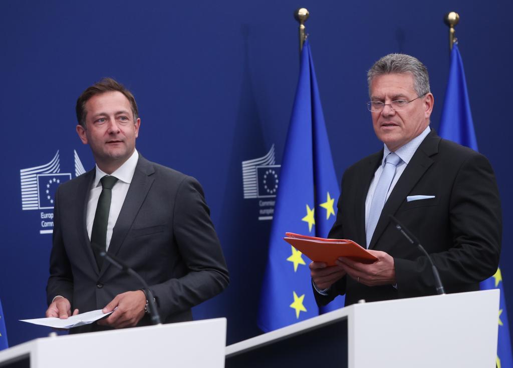 La UE y Ucrania logran un pacto para sustituir la suspensión de ...