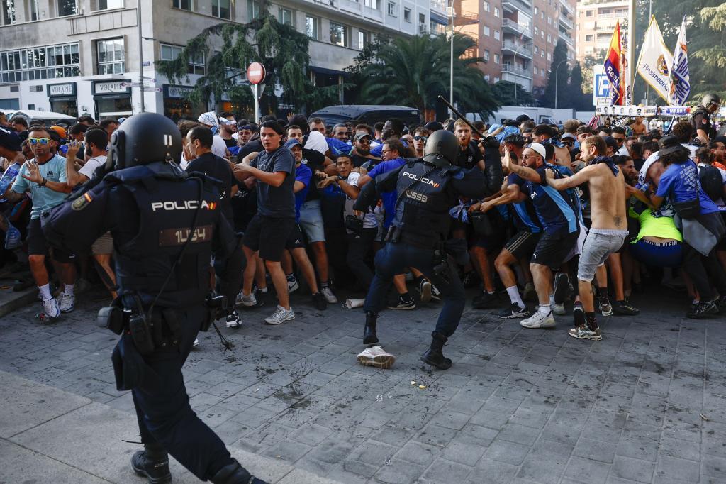 Actu - Les rois des tribunes, les supporters de l'Olympique de Marseille, éblouissent de nouveau avec des tifos absolument magnifiques