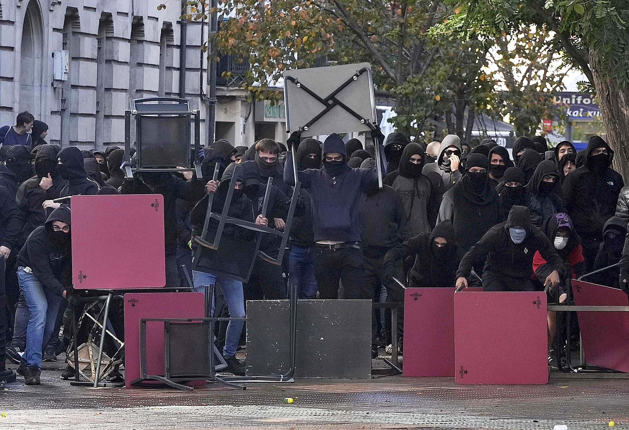 La Nueva kale Borroka Y El Comunismo Violento Desbordan A La La Nueva kale Borroka Y El Comunismo Violento Desbordan A La