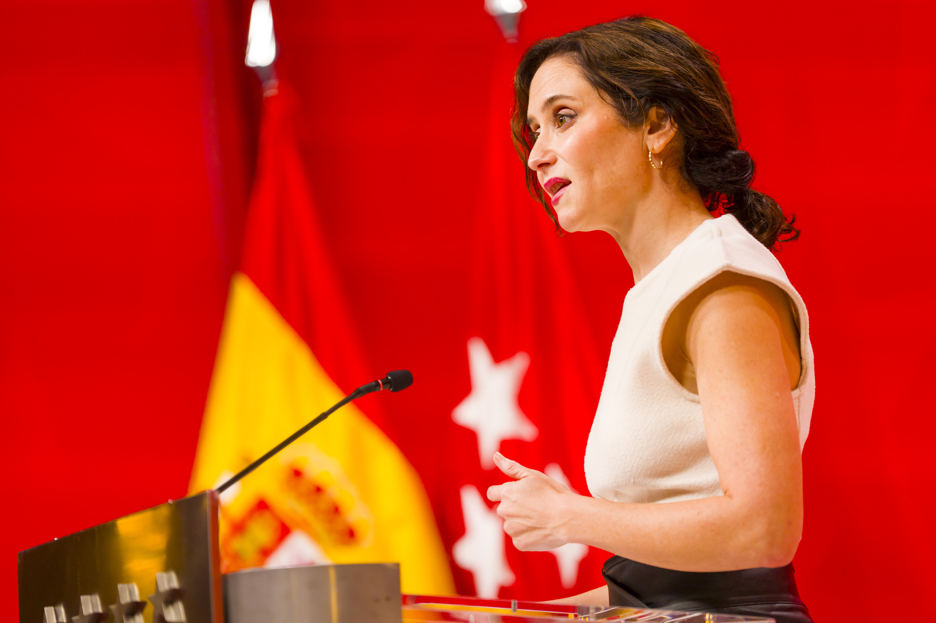 La comparecencia más medida de Ayuso, tras el KO del fiscal general ...