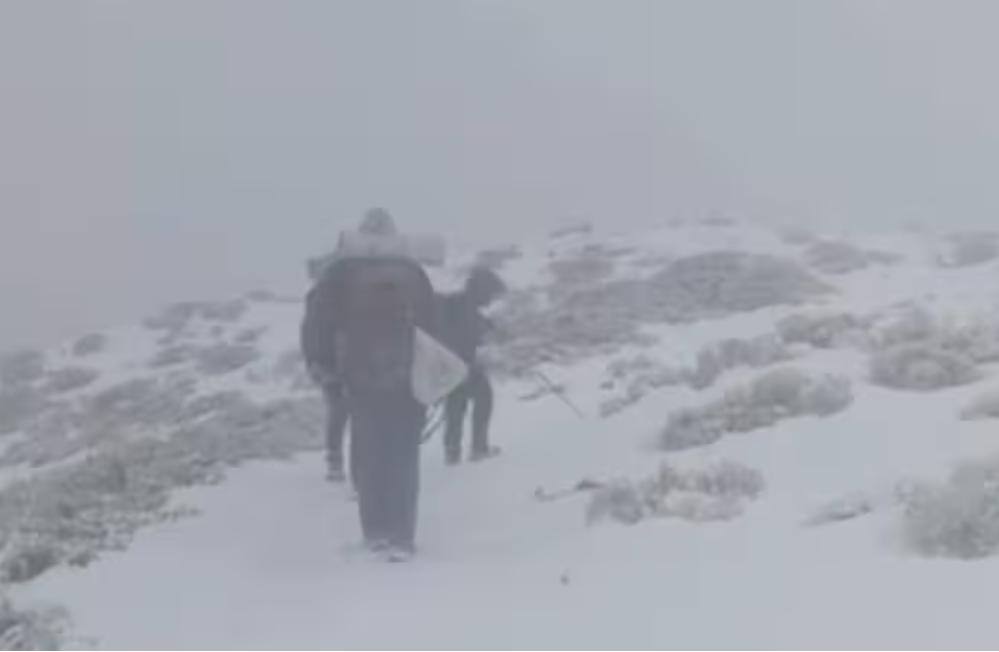 Rescate de cuatro monta�eros en la Sierra de Gredos.