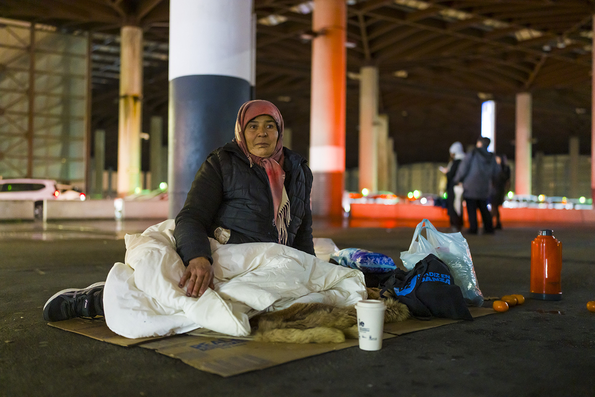 Rodi tiene 63 años y pernocta en la calle desde que llegó hace dos meses a Madrid.