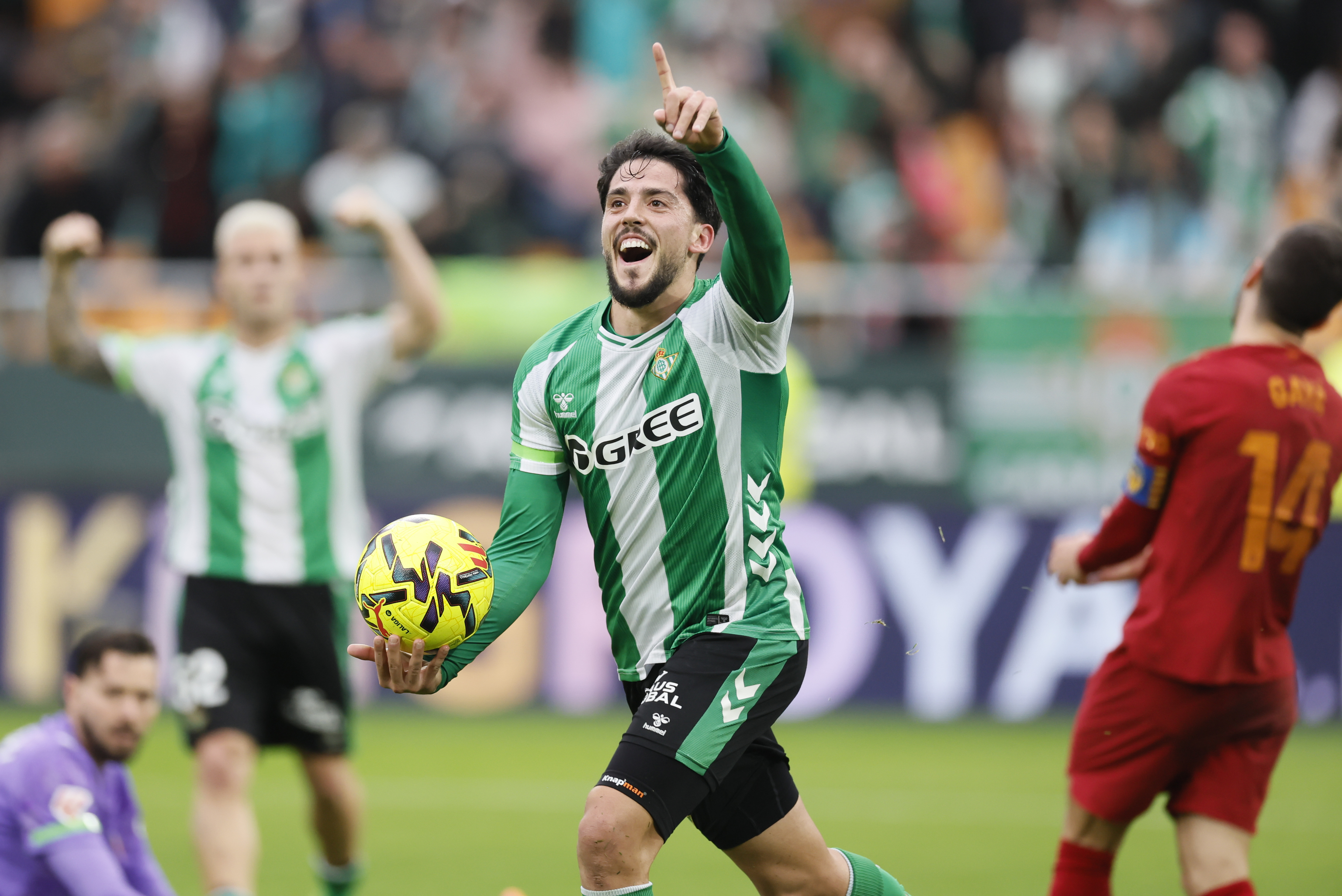 a qué hora juega el betis hoy